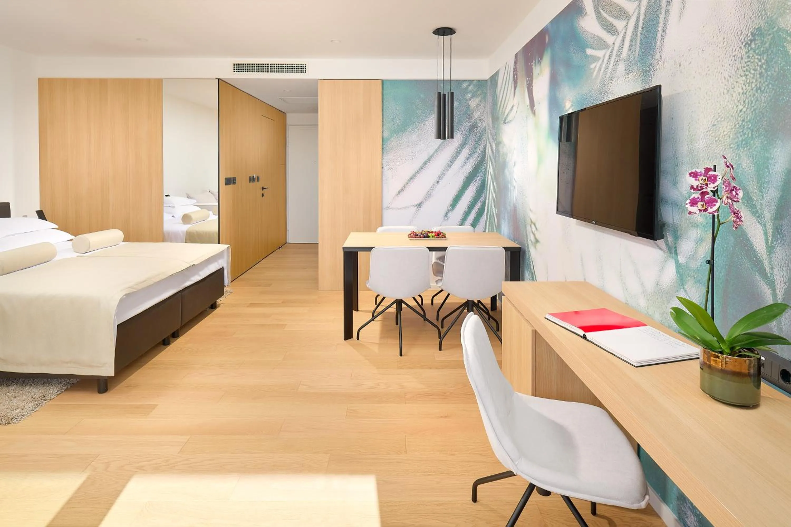 Photo of the whole room, Bed in Amphora's Garden