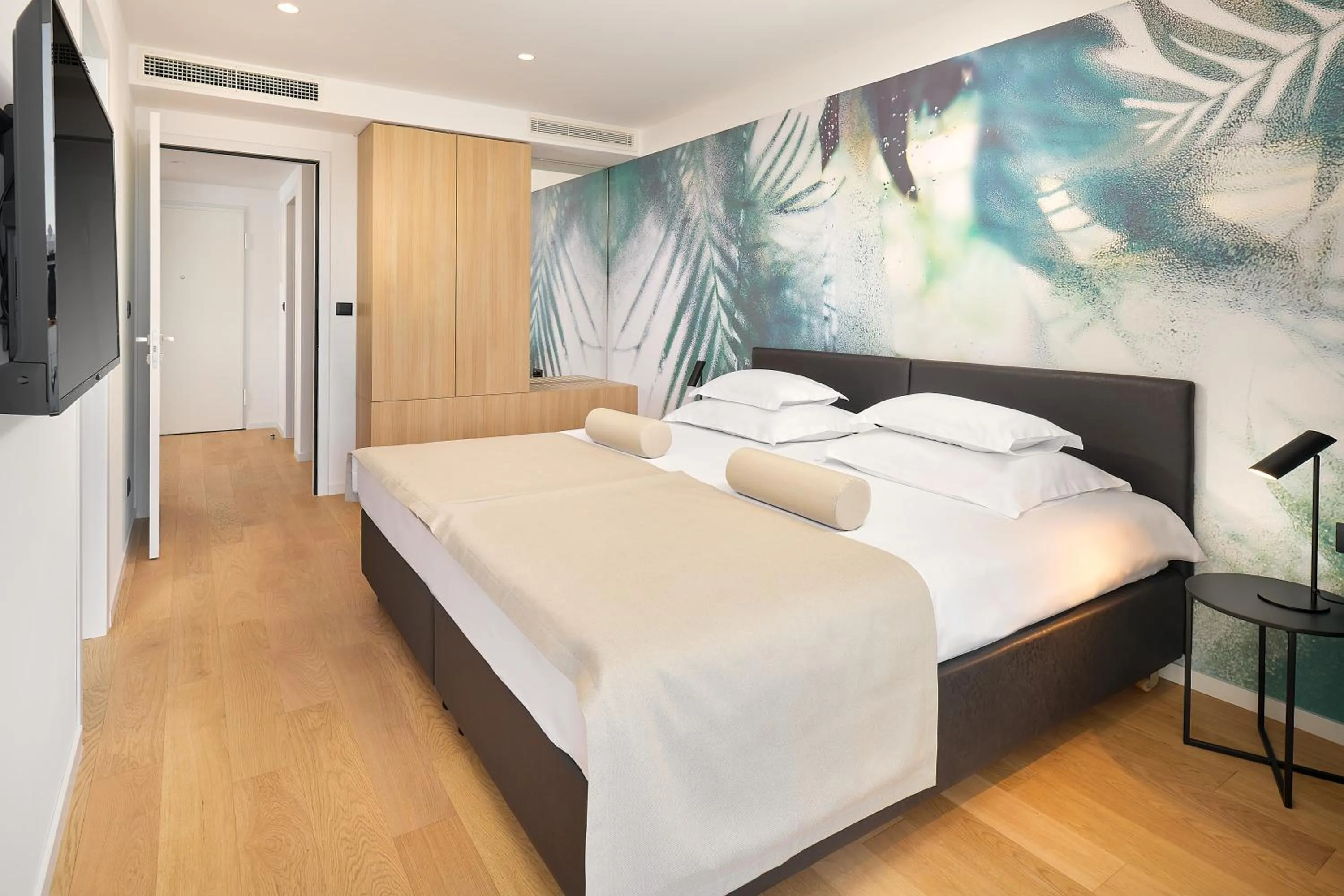 Bedroom, Bed in Amphora's Garden