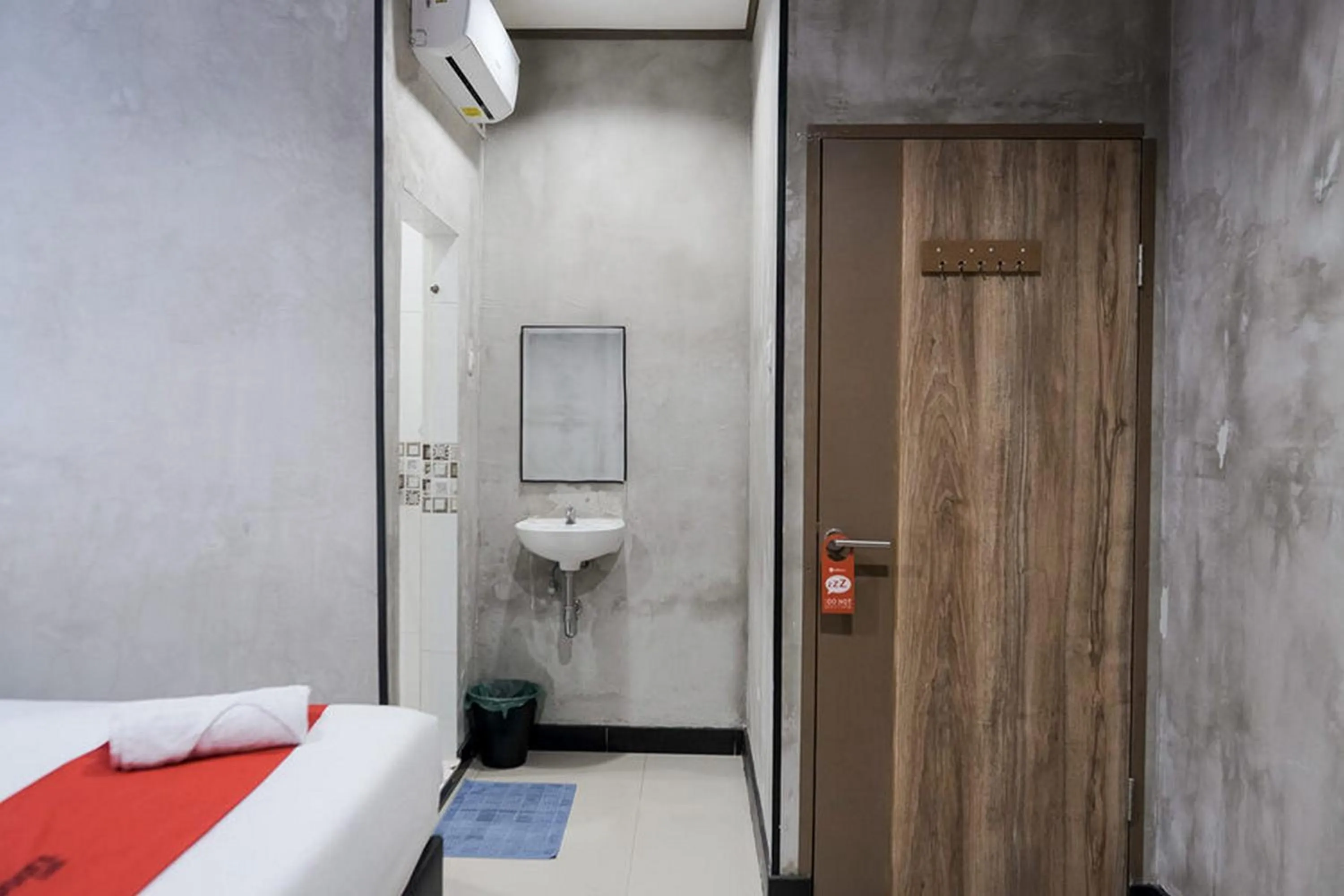 Bed in RedDoorz @ Sekip Medan