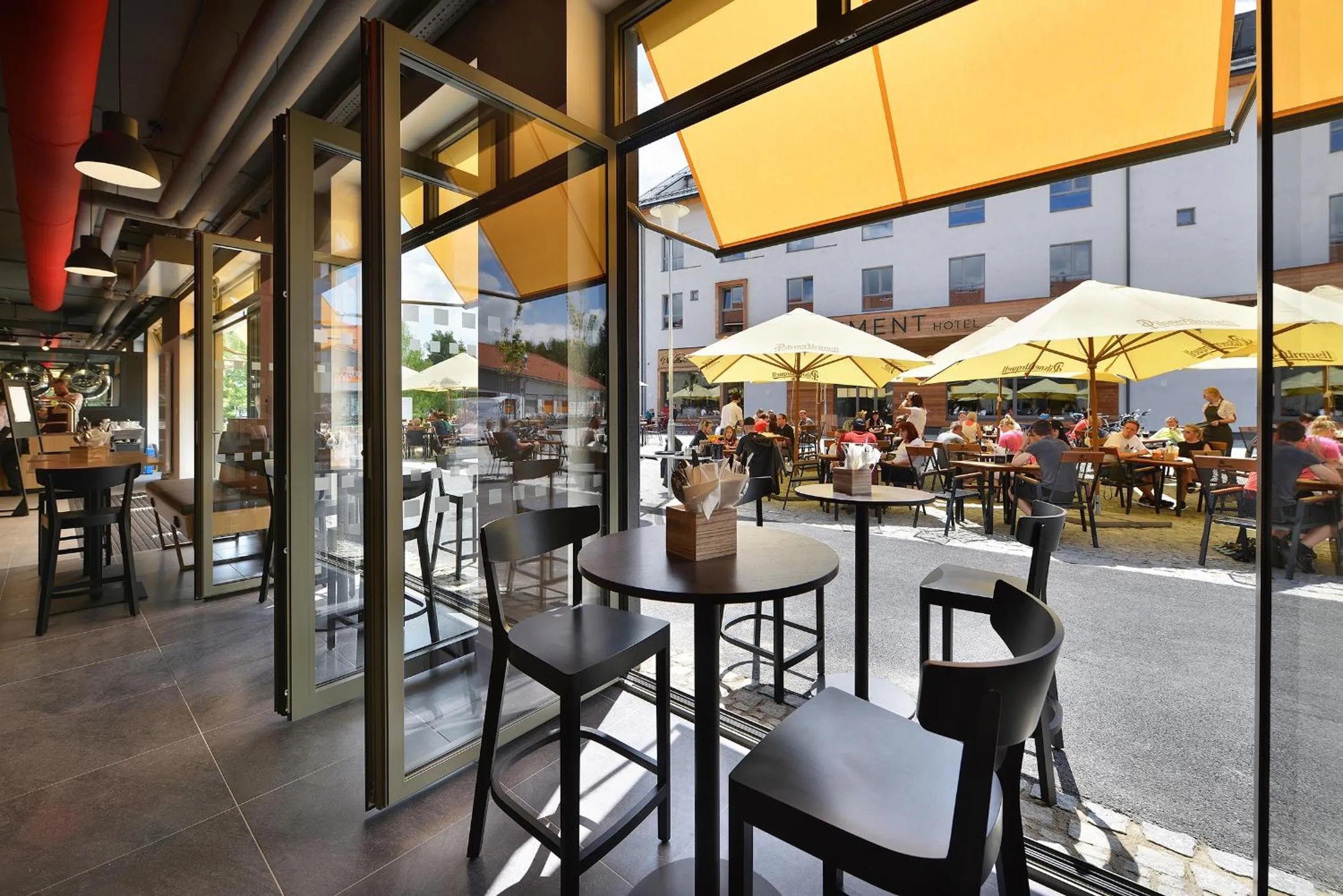 Restaurant/places to eat in Hotel Element