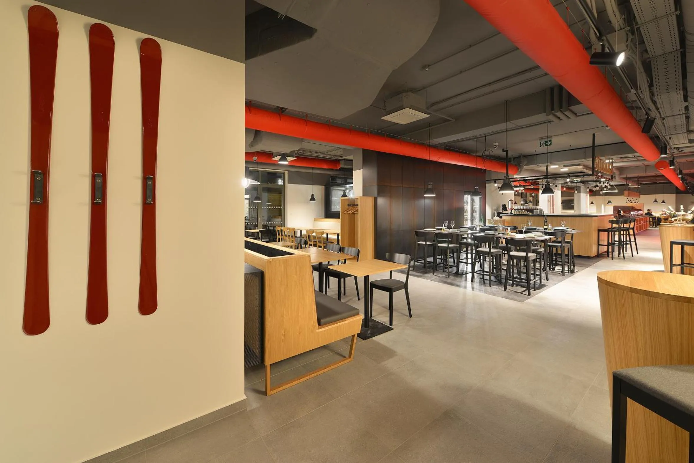 Restaurant/places to eat in Hotel Element