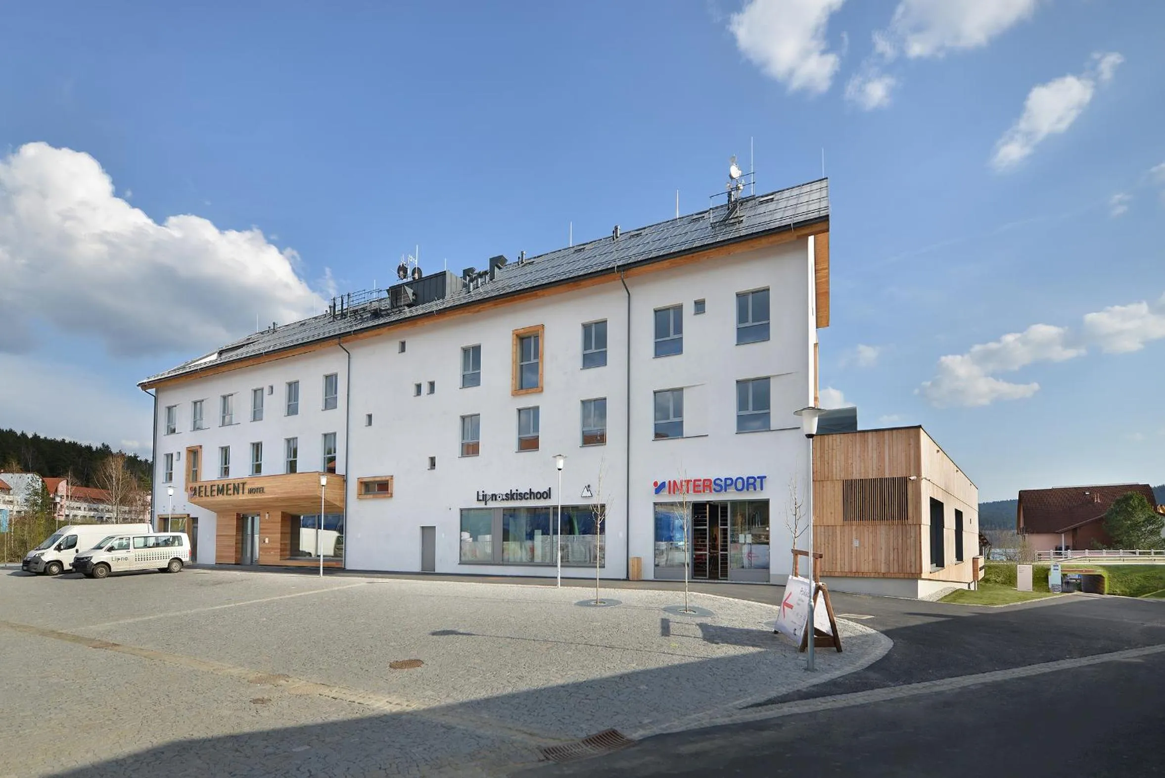 Property building in Hotel Element