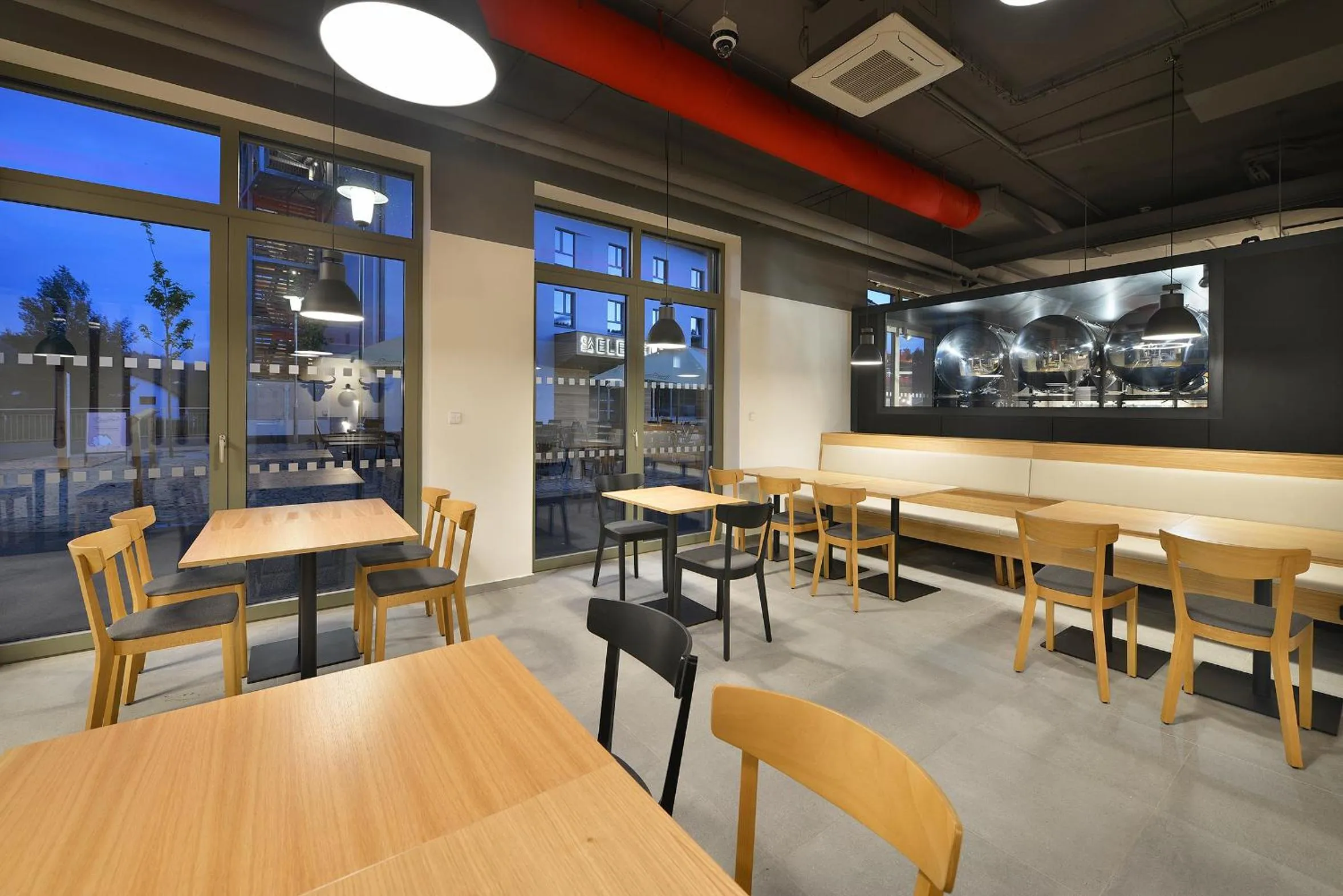 Restaurant/places to eat in Hotel Element