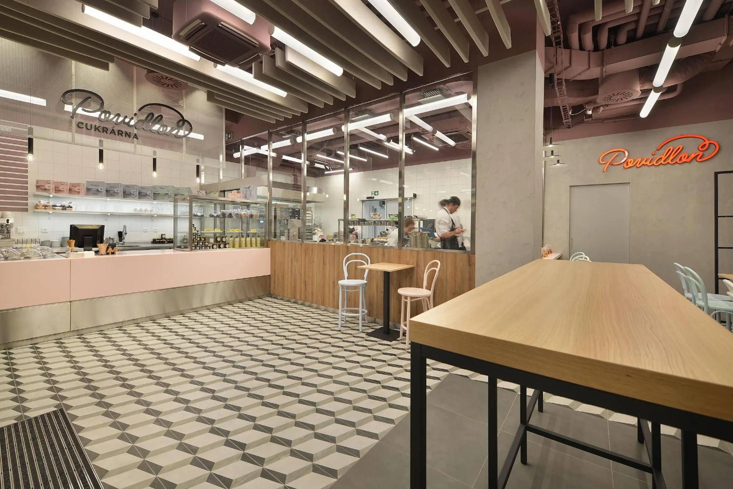 Restaurant/places to eat in Hotel Element