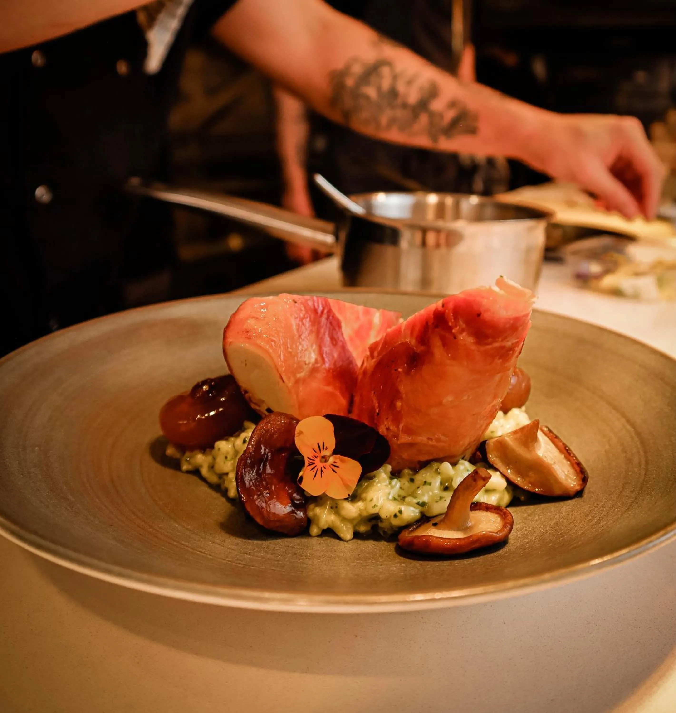 Restaurant/places to eat in Lion & Swan Hotel