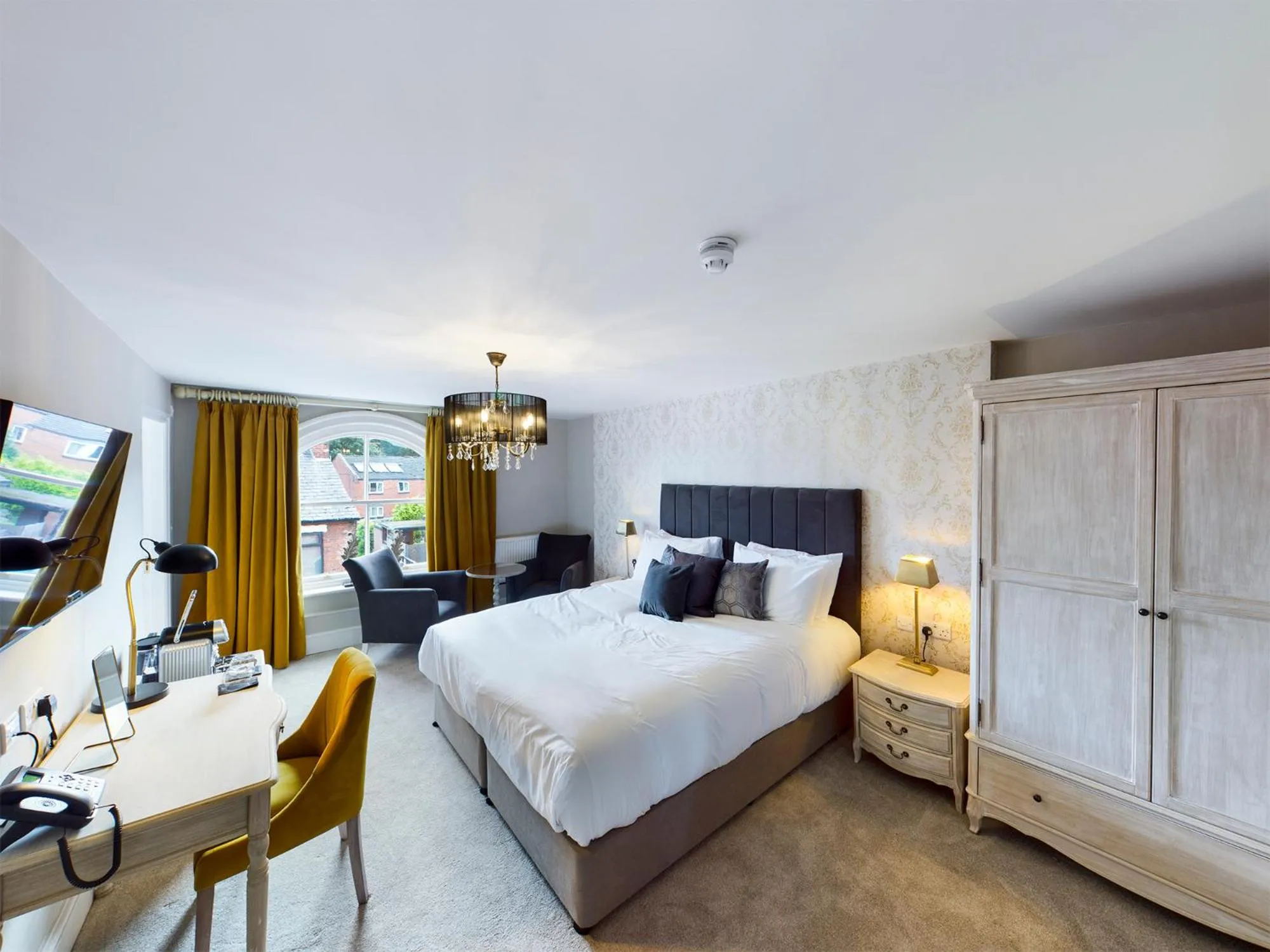 Bed in Lion & Swan Hotel