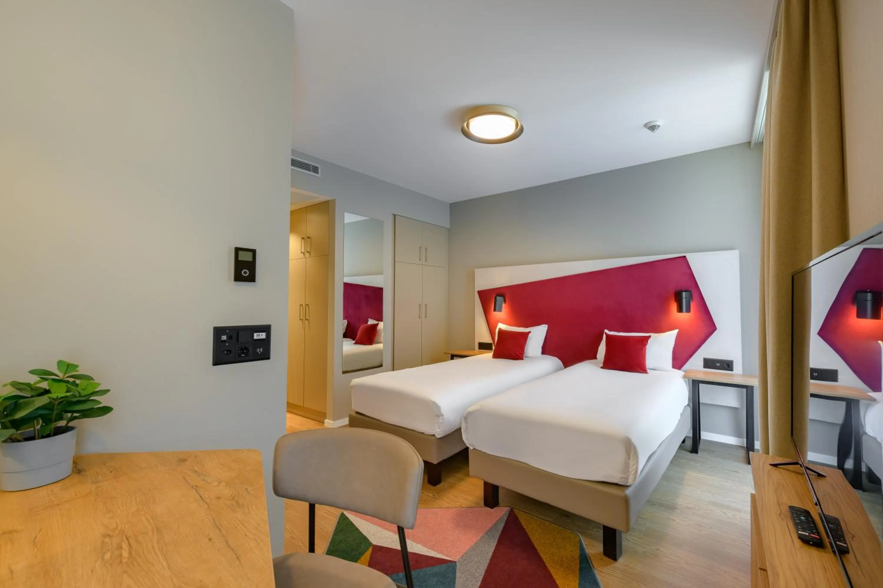 Bedroom, Bed in Aparthotel Adagio Zurich City Center