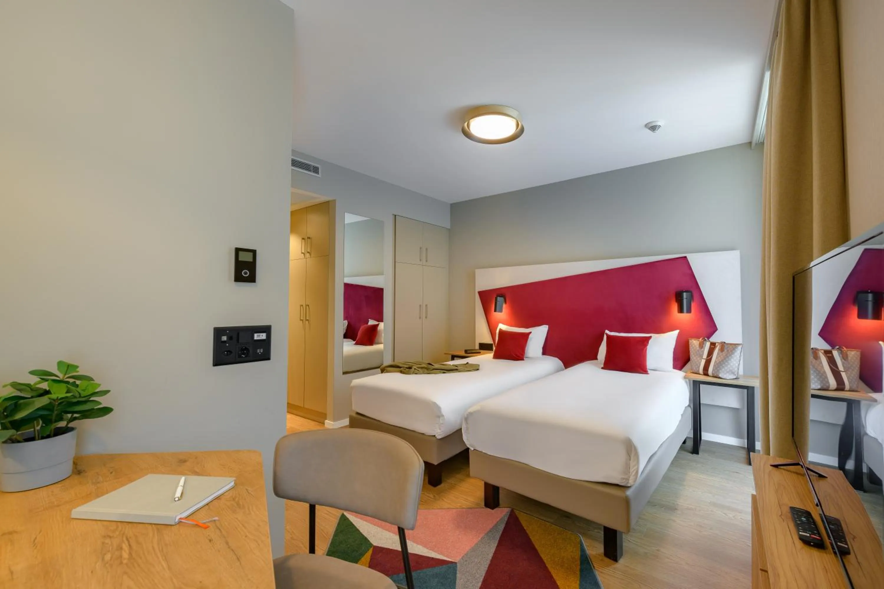 Bedroom, Bed in Aparthotel Adagio Zurich City Center