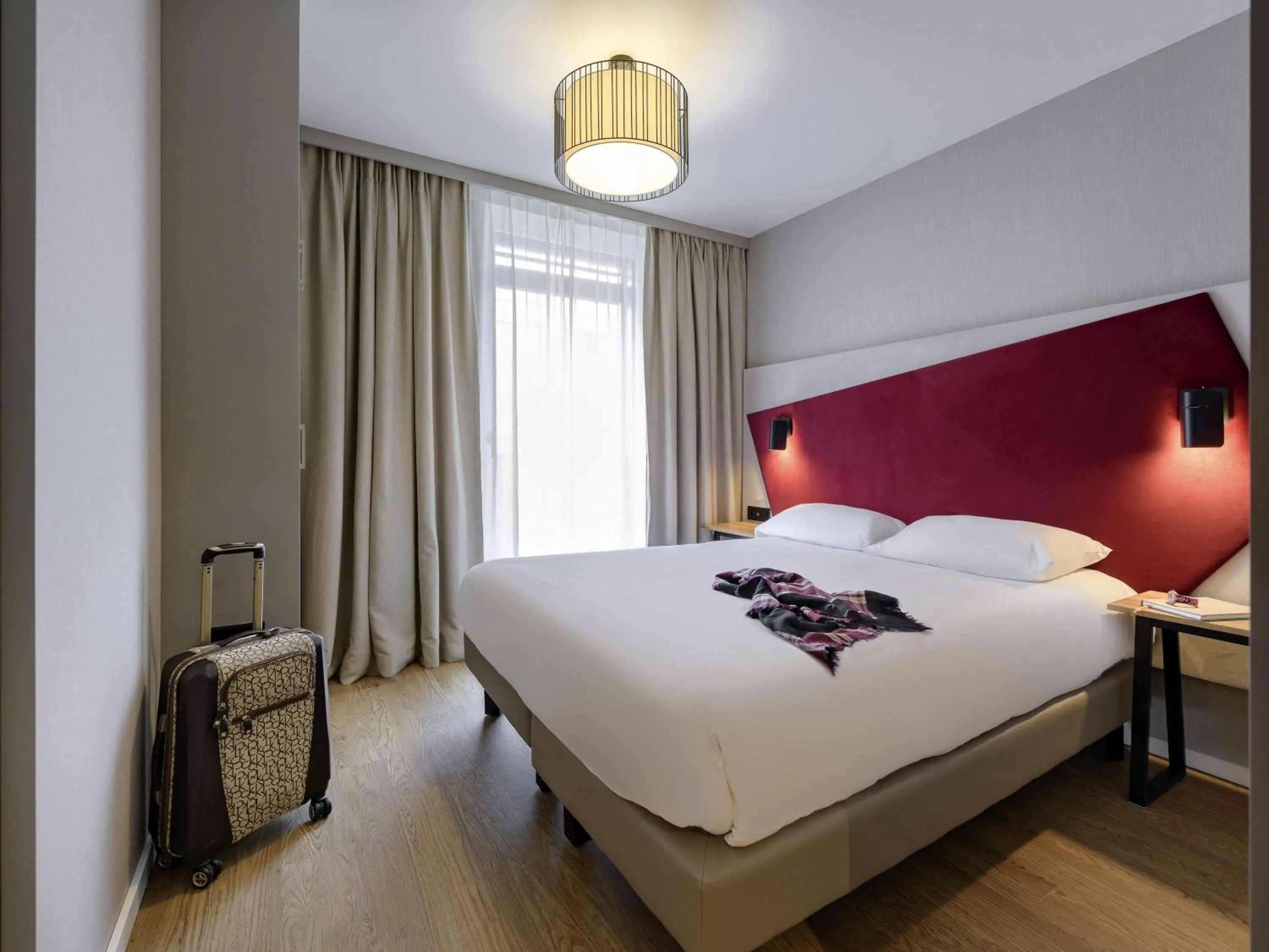 Bedroom, Bed in Aparthotel Adagio Zurich City Center