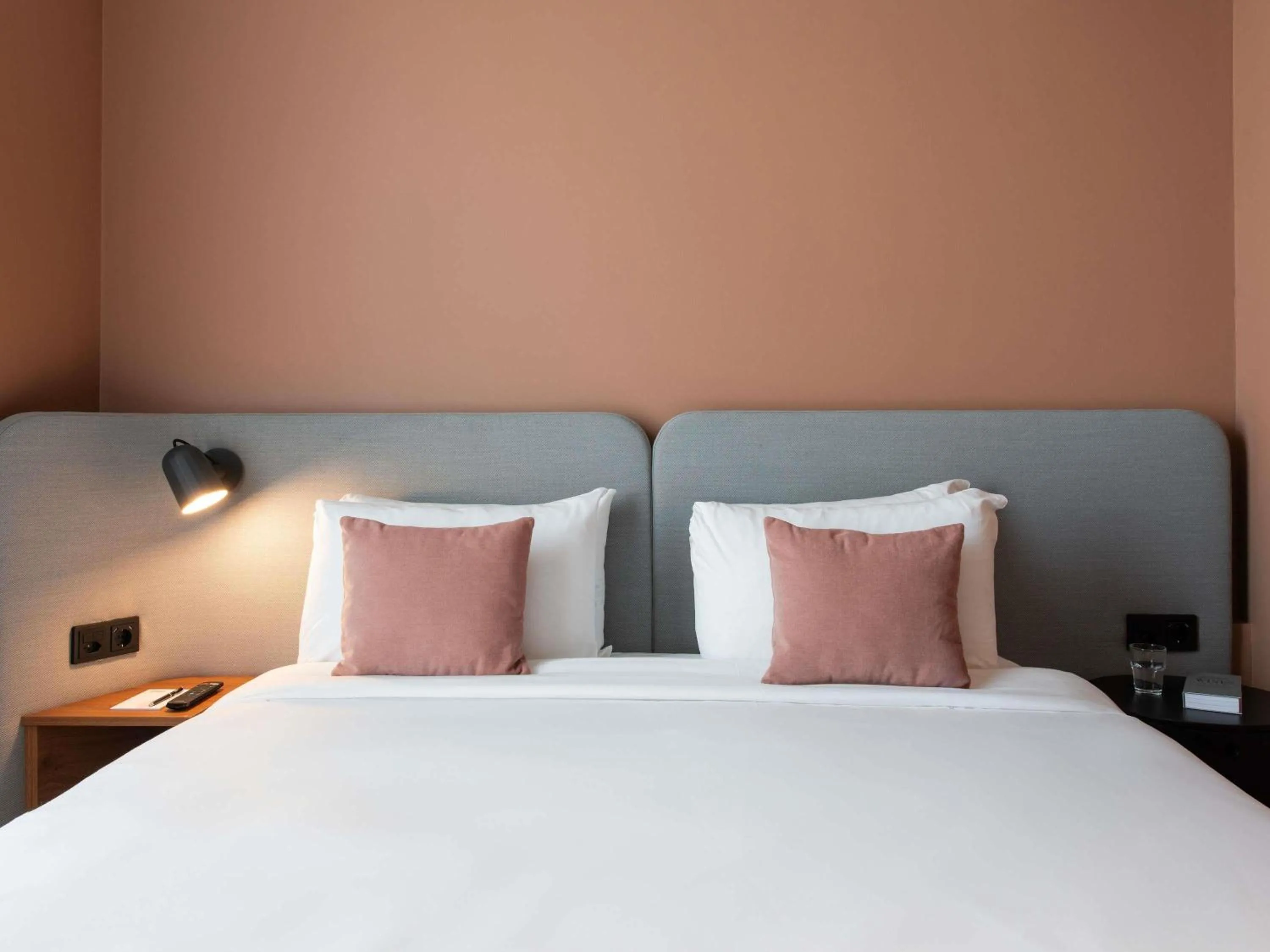 Bedroom, Bed in Aparthotel Adagio Zurich City Center