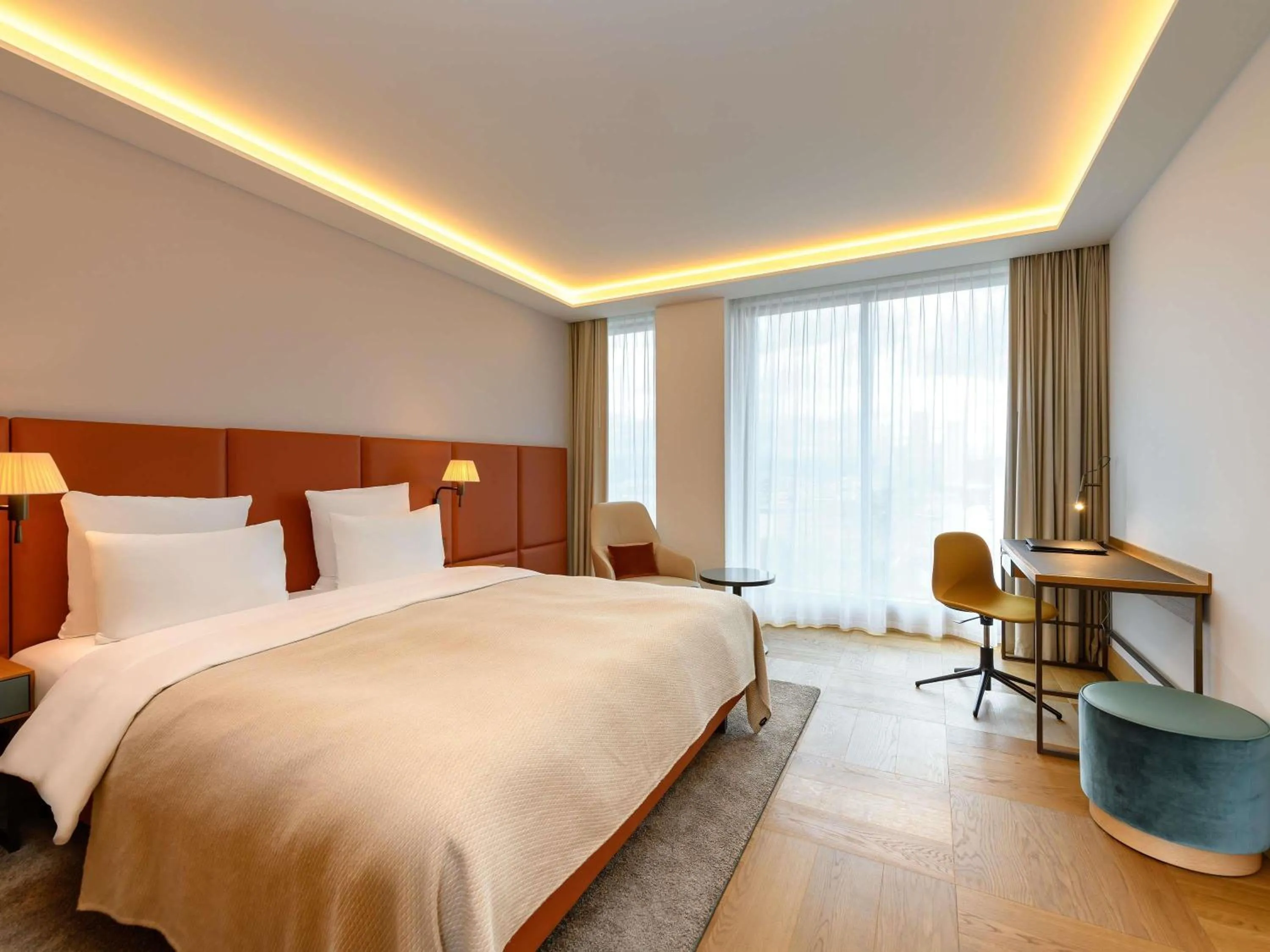 Bedroom, Bed in Mövenpick Hotel Basel