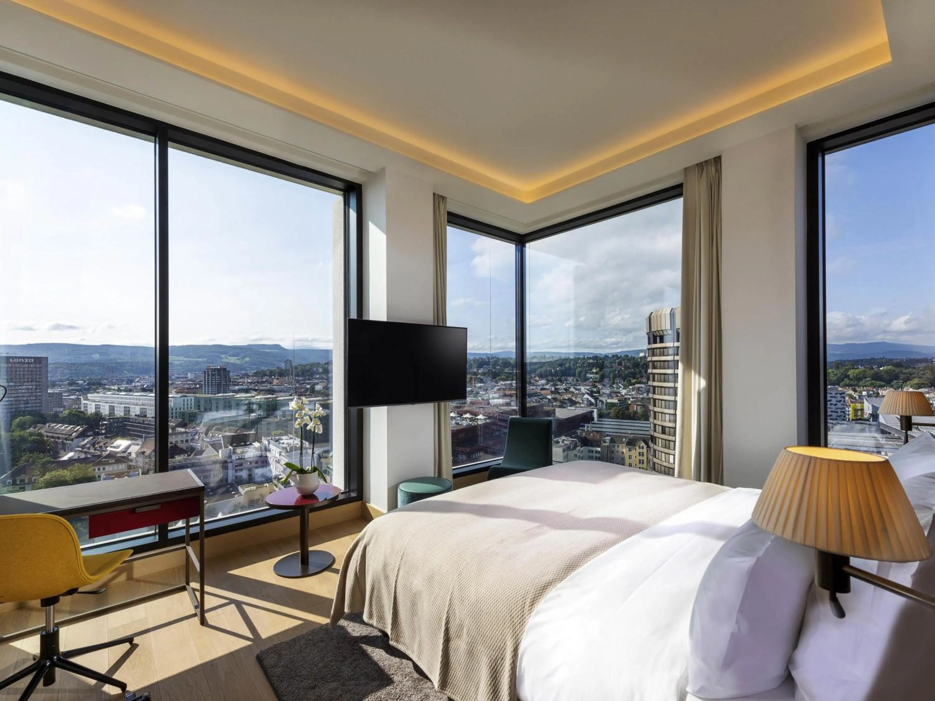 Bedroom, Bed in Mövenpick Hotel Basel