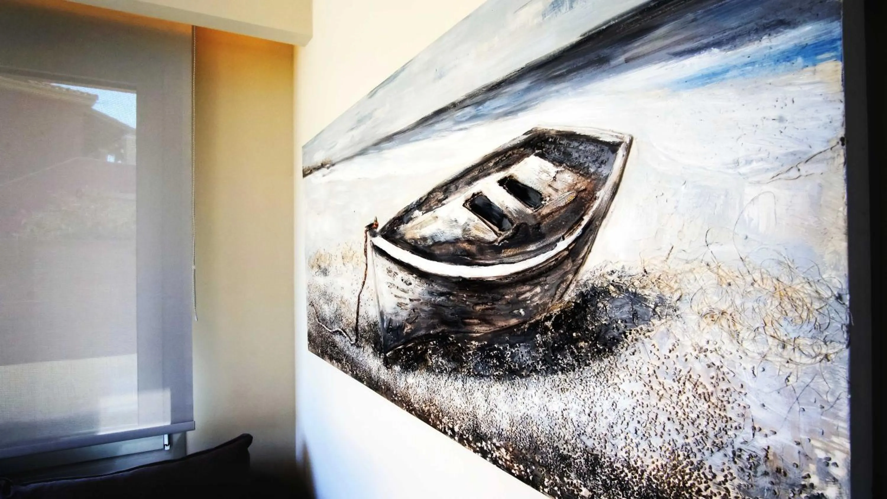 Decorative detail in Tessera Villas & Studios Collection