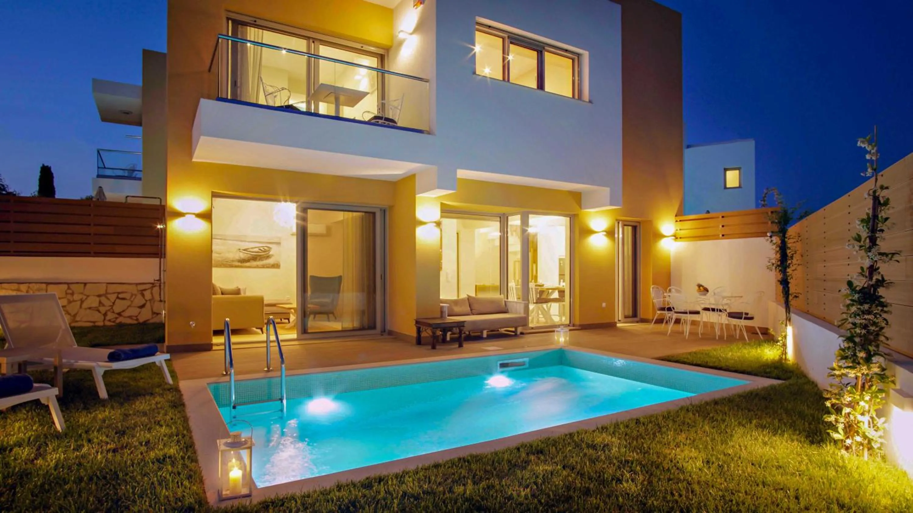 Swimming pool in Tessera Villas & Studios Collection