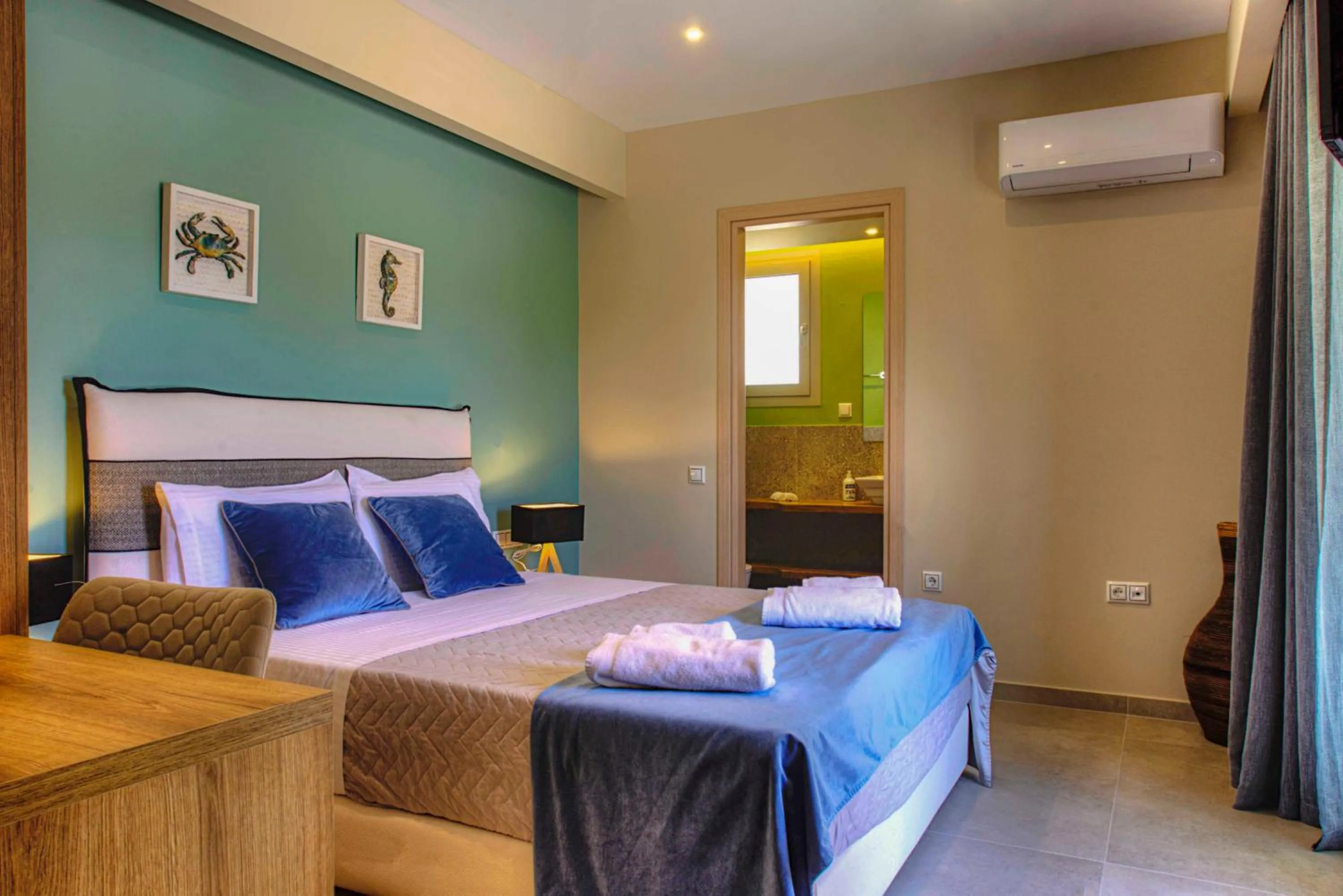 Bedroom, Bed in Tessera Villas & Studios Collection