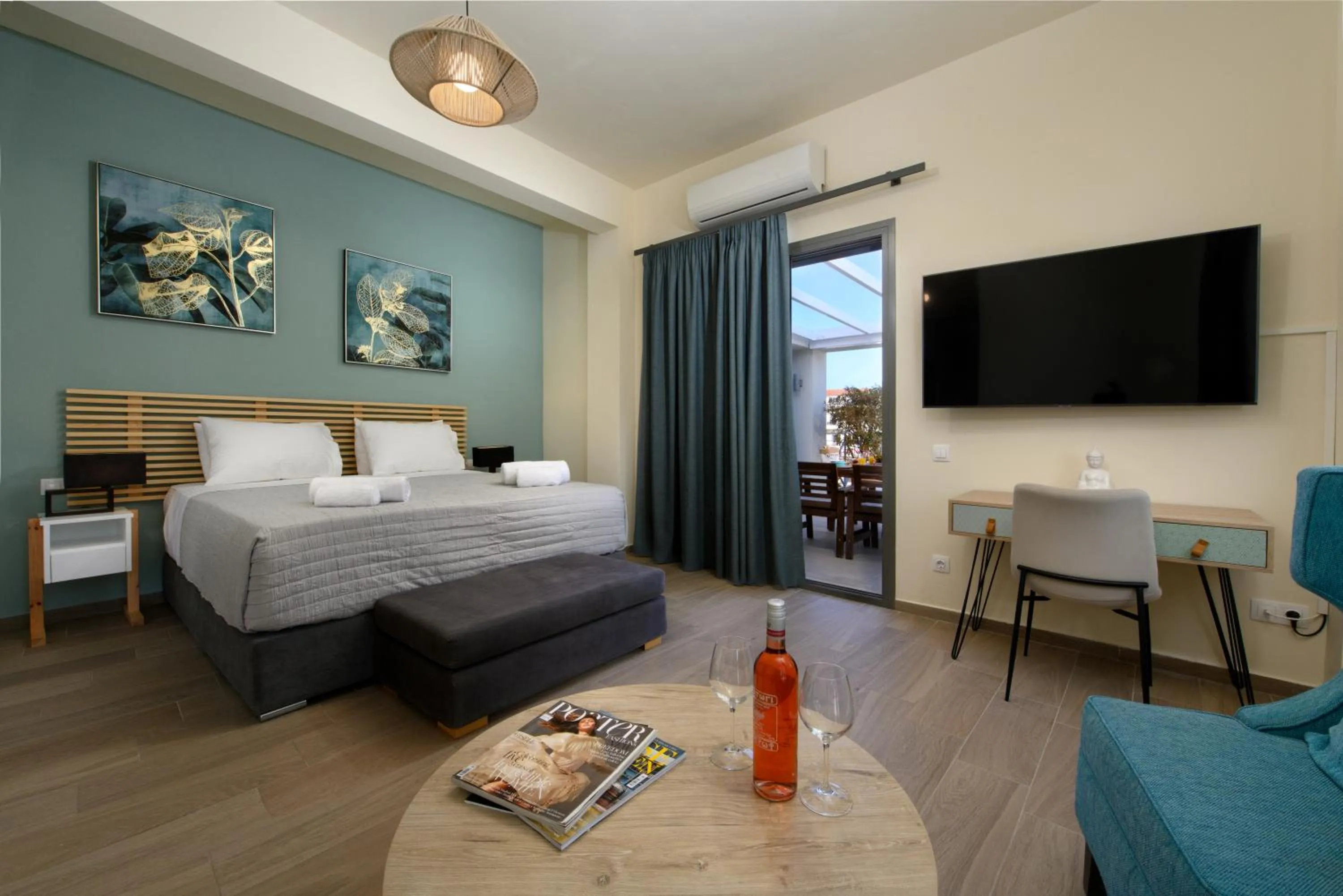 Photo of the whole room, Bed in Tessera Villas & Studios Collection