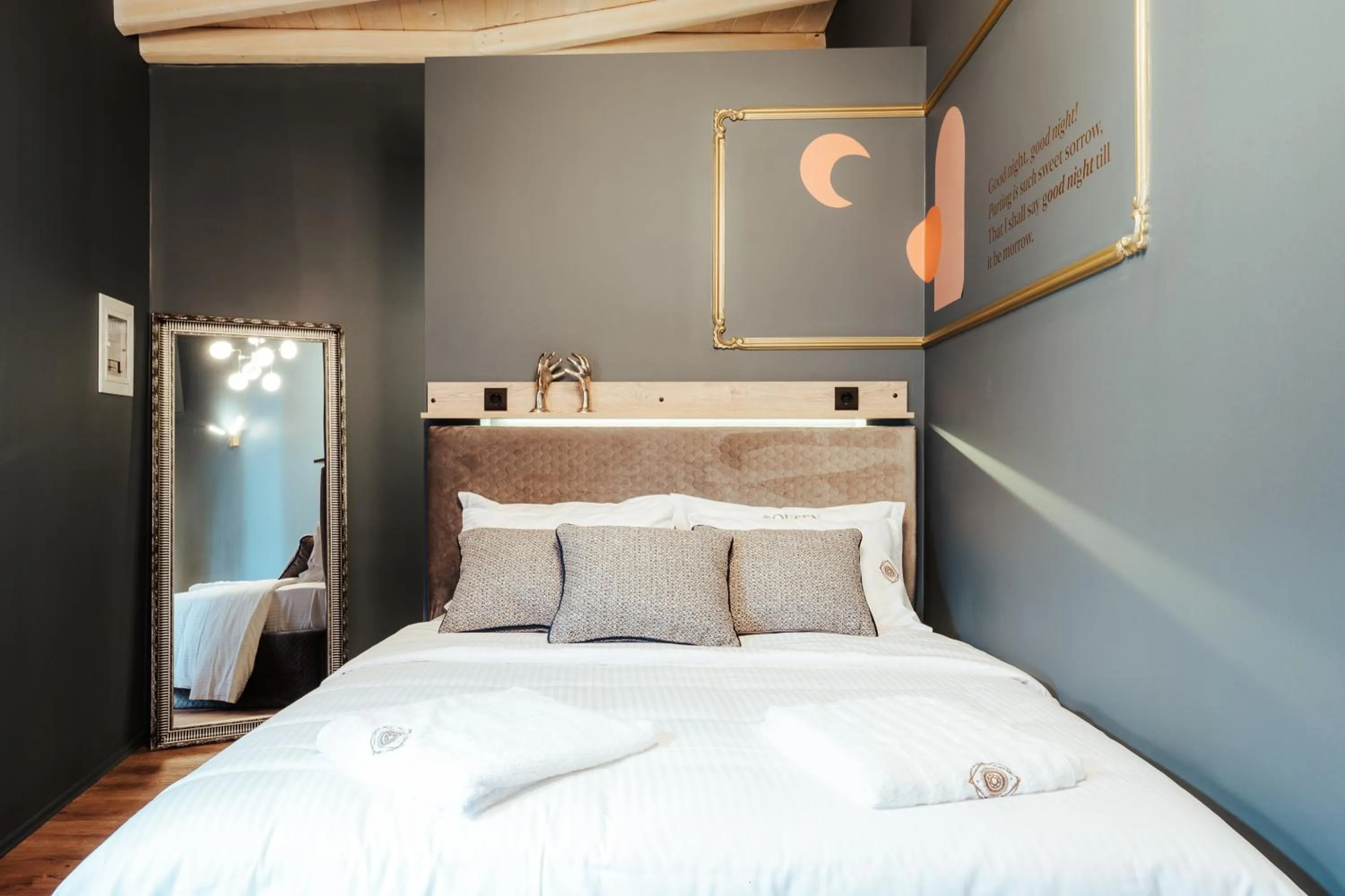 Bed in Espero Royal Stay