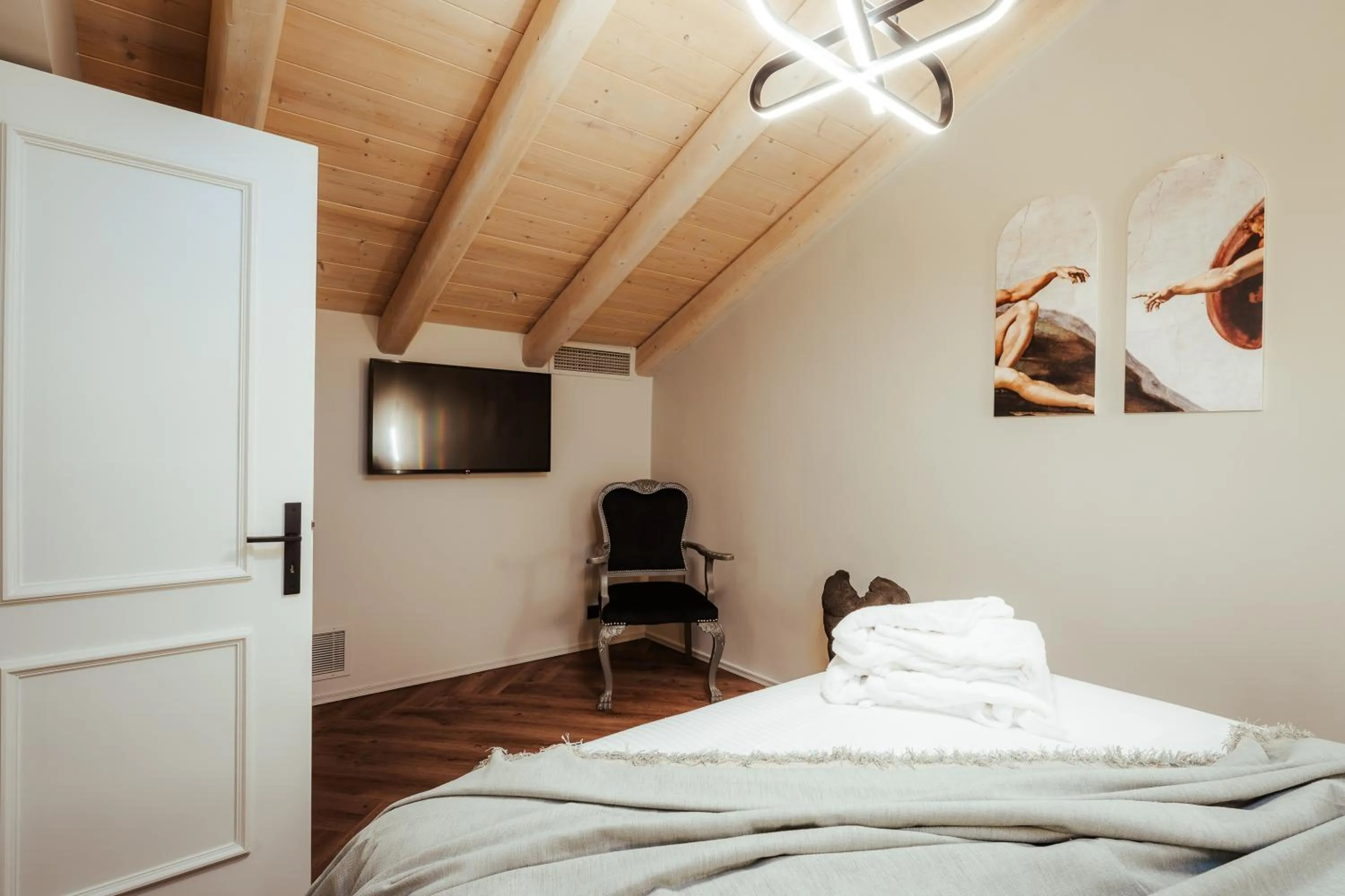 Bed in Espero Royal Stay