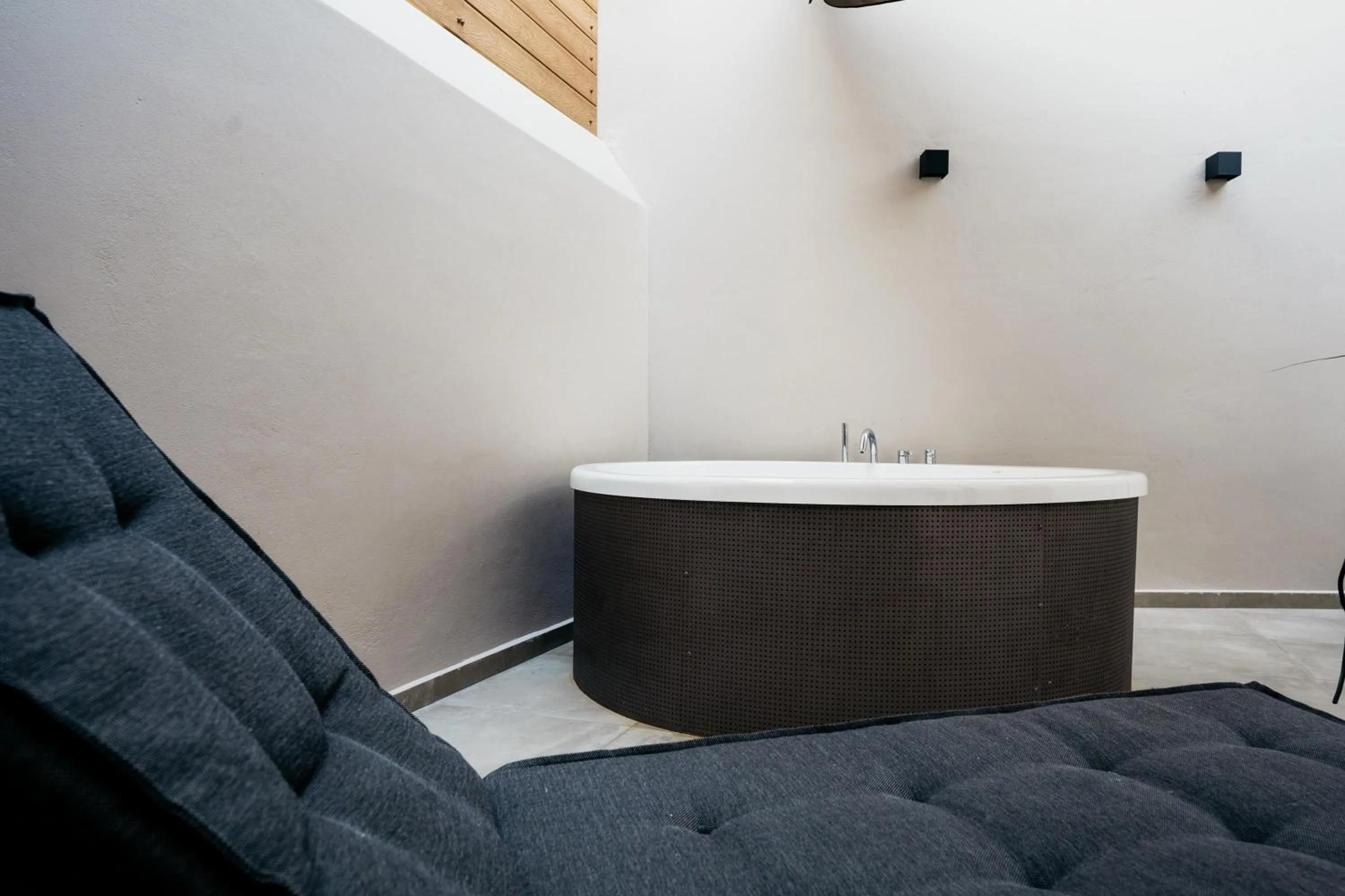 Hot Tub in Espero Royal Stay