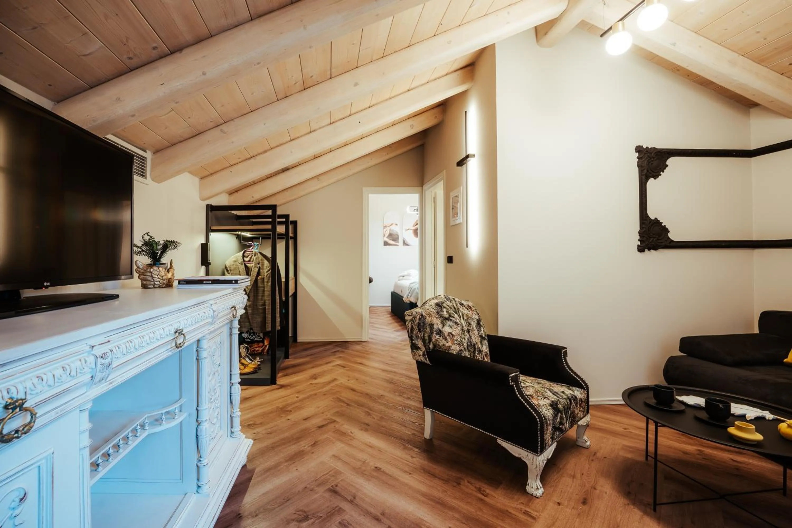 TV and multimedia in Espero Royal Stay