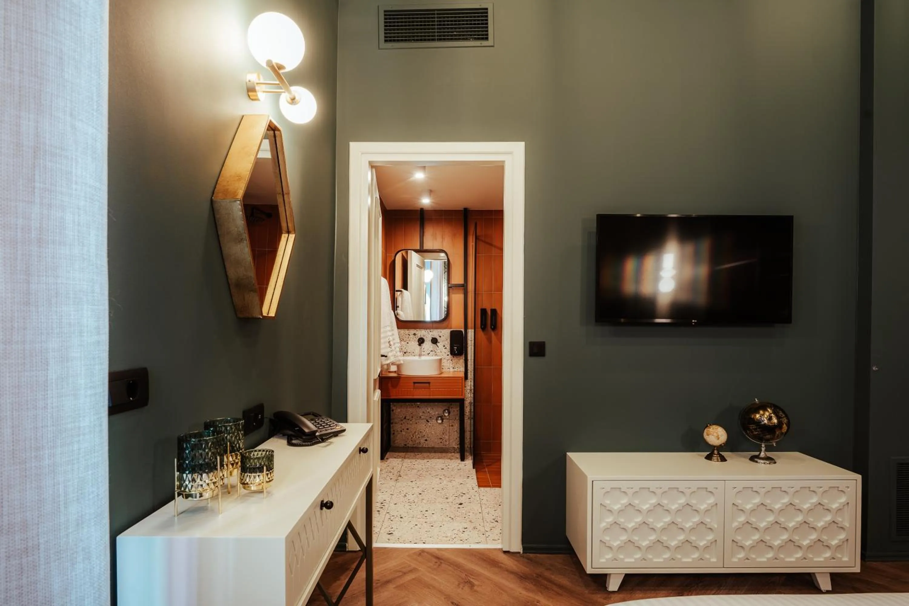 TV and multimedia in Espero Royal Stay