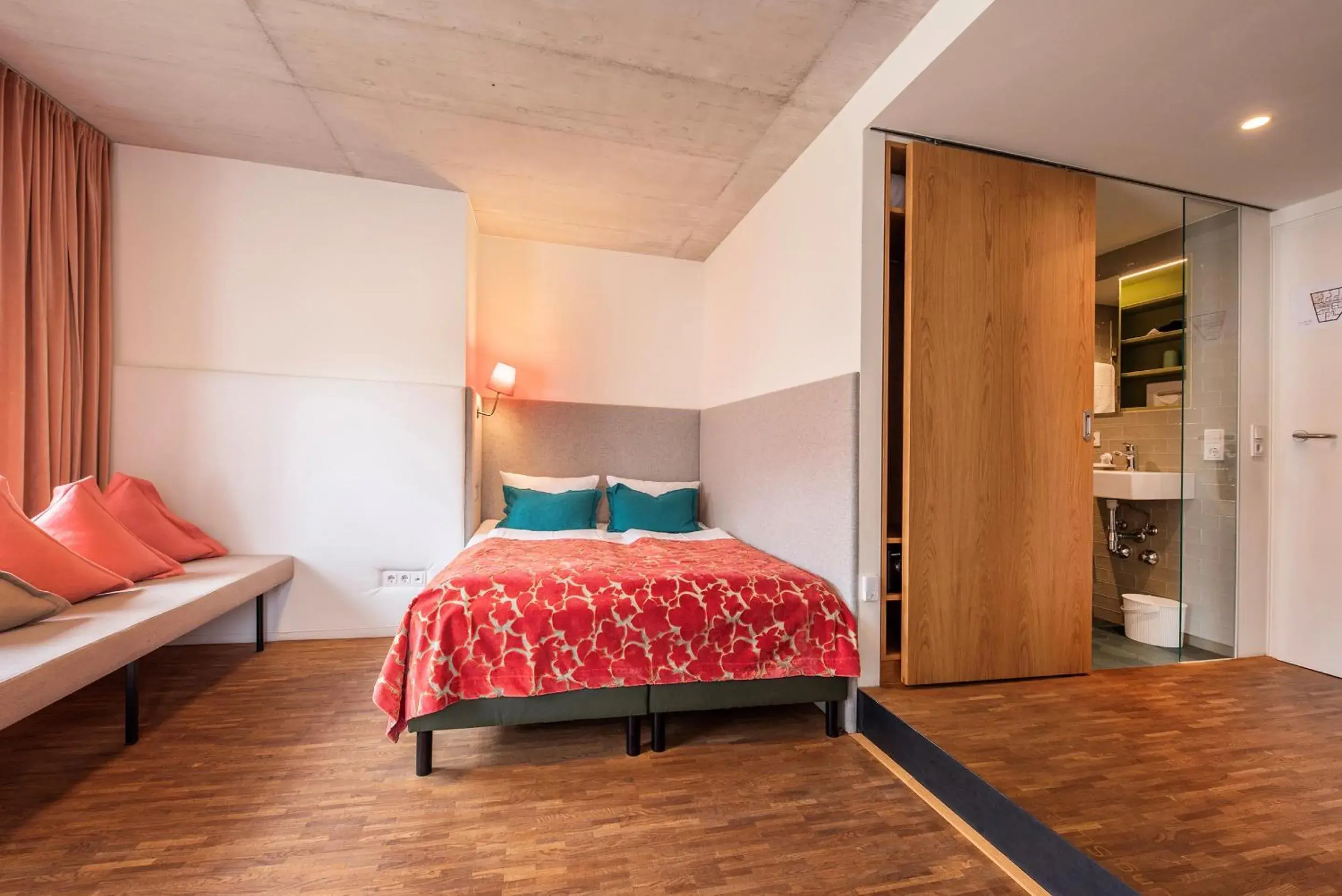 Double Room with Mountain View in pradl elf my- apartment Double Room with Mountain View in pradl elf my- apartment