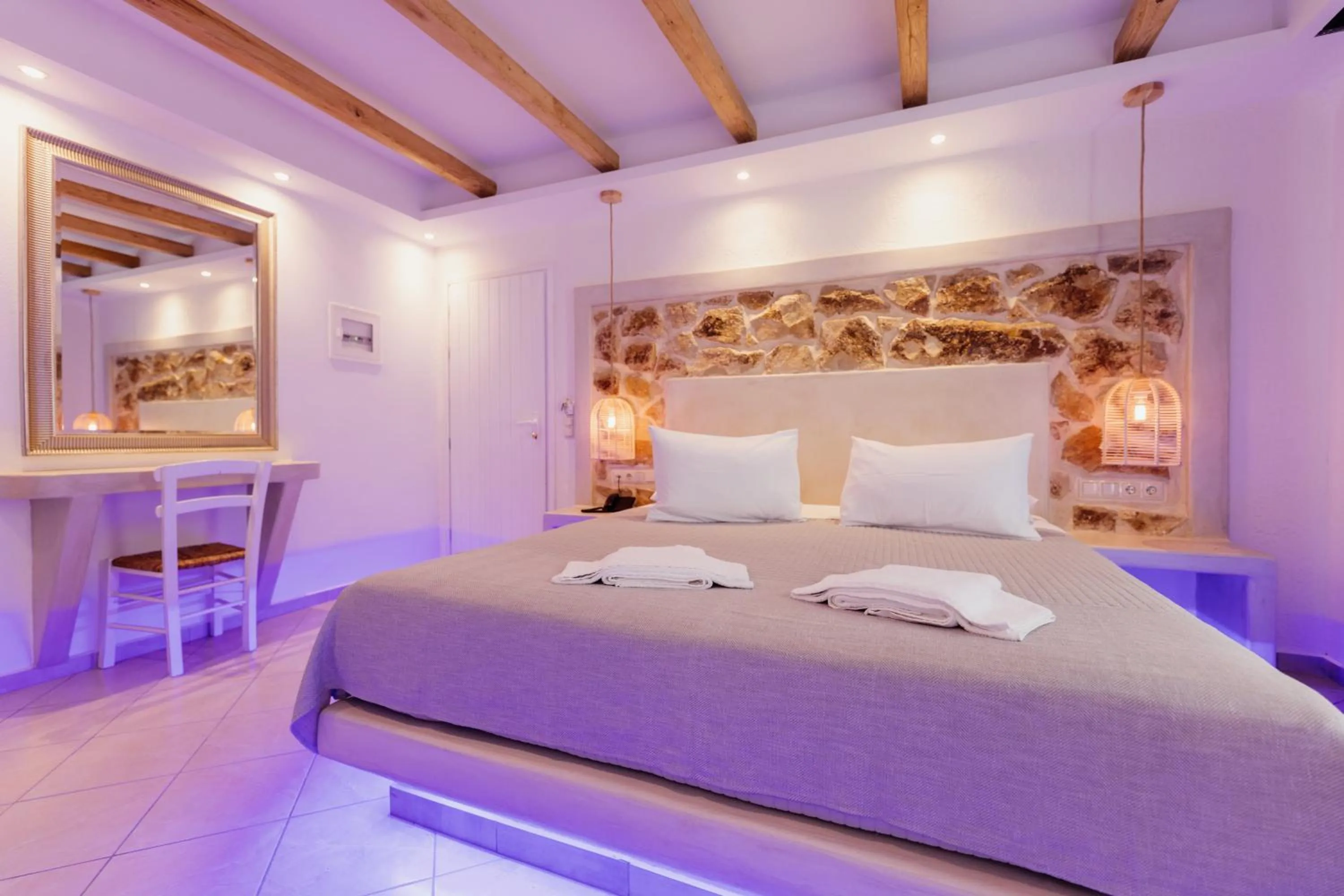 Bed in Mikri Vigla Hotel Beach Resort