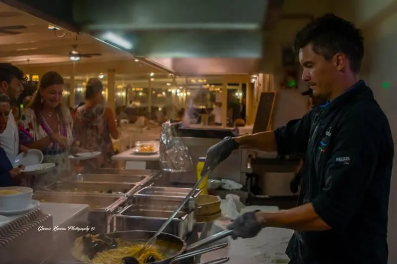 Restaurant/places to eat in Mikri Vigla Hotel Beach Resort