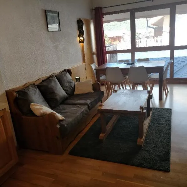 Dining area in La pradella Bolquere