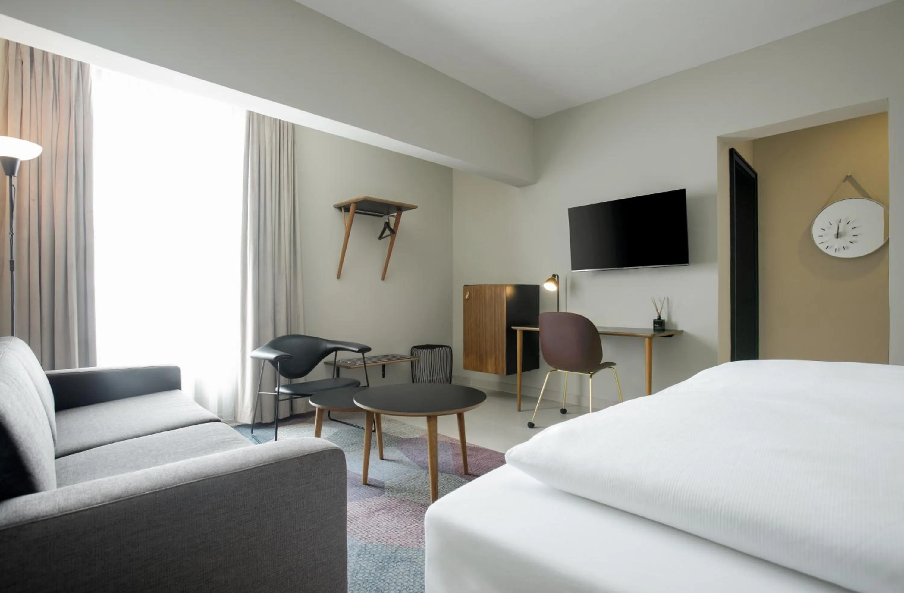 TV and multimedia, Bed in Nordic Hotel Lagos