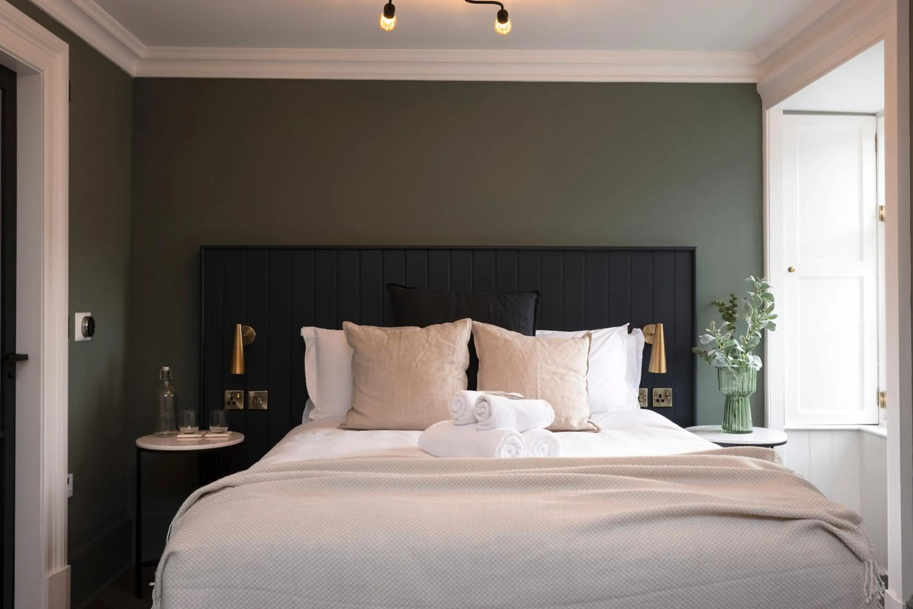 Bed in 29 Queen Street Aparthotel