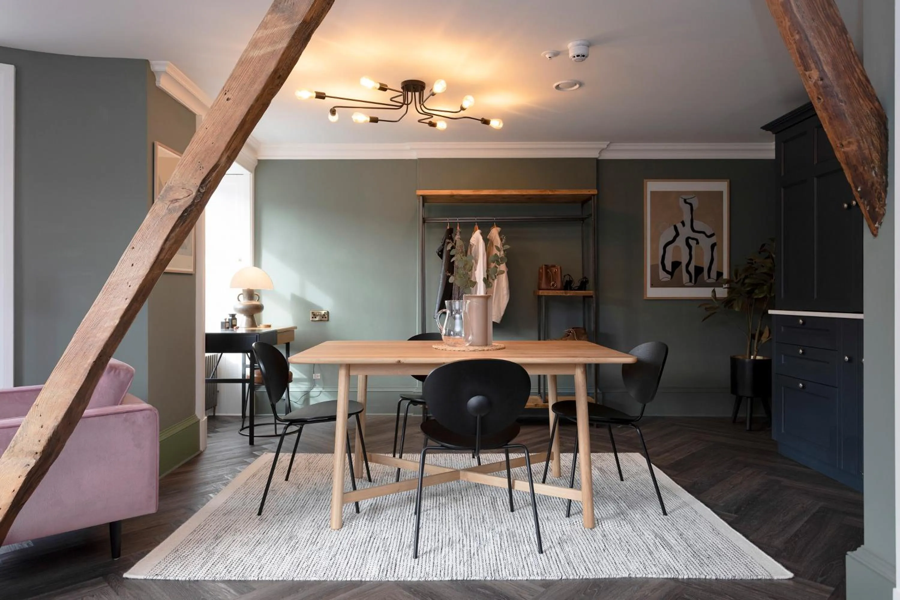 Dining area in 29 Queen Street Aparthotel
