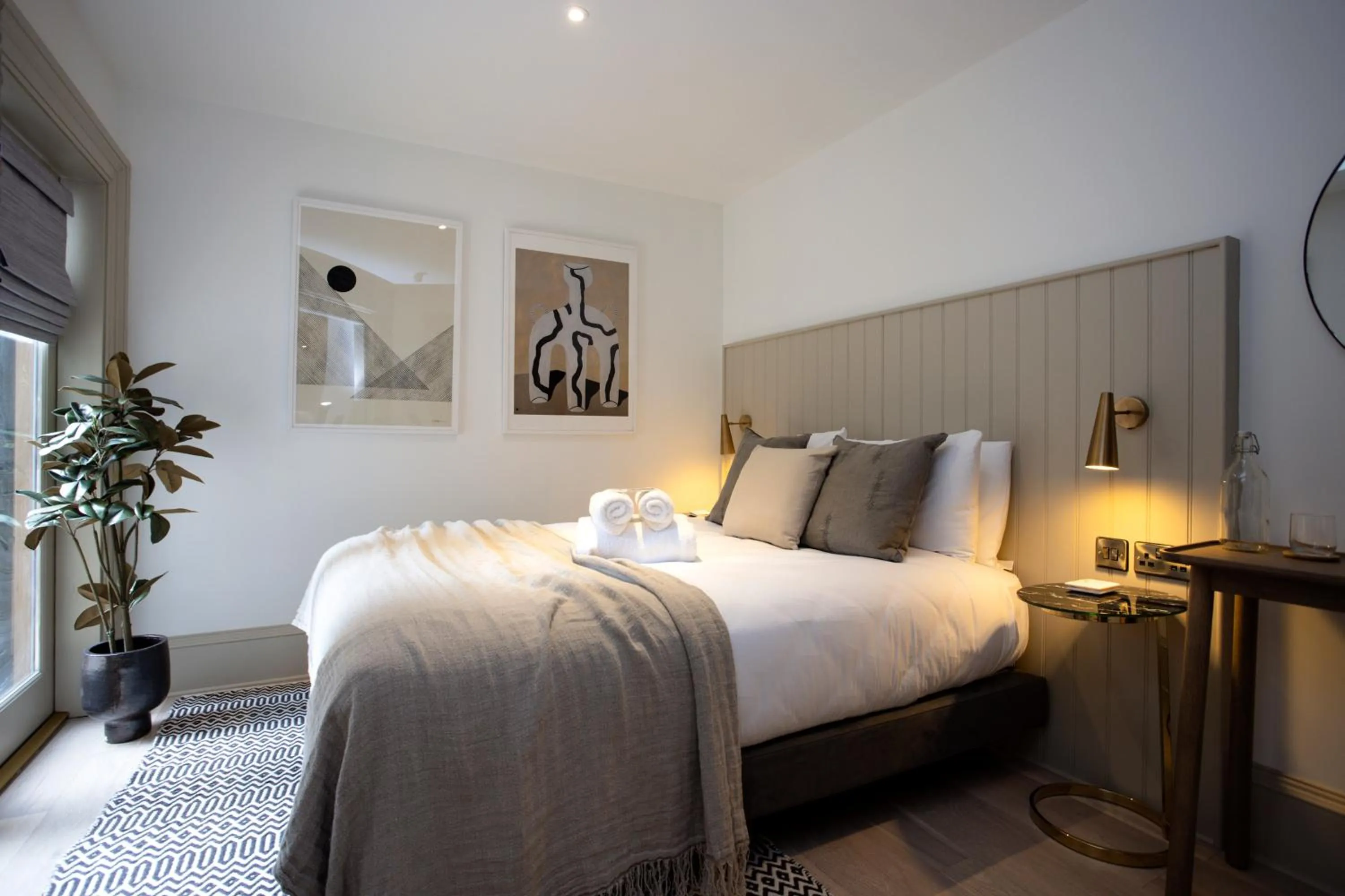 Bed in 29 Queen Street Aparthotel