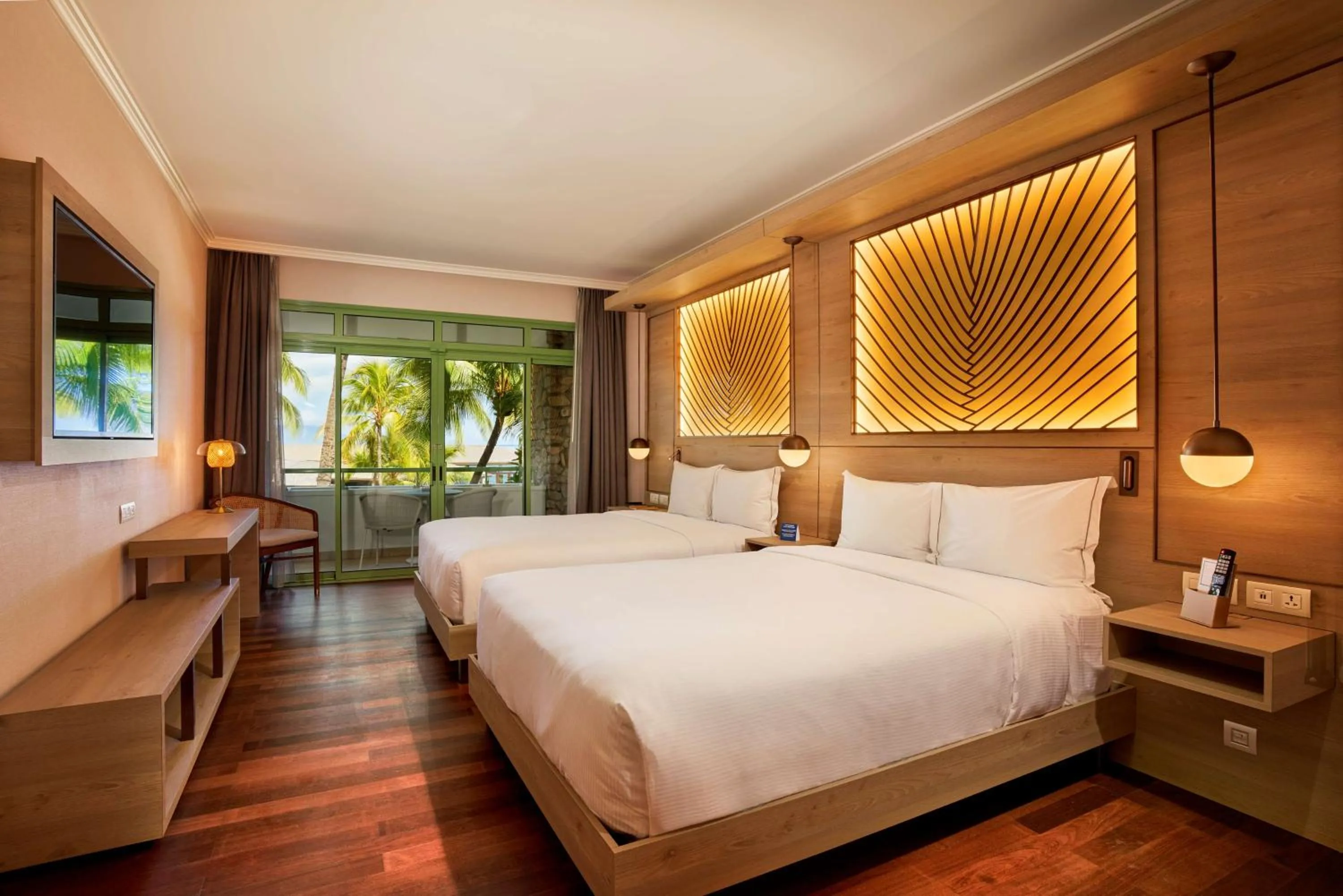 Bedroom, Bed in Hilton Hotel Tahiti