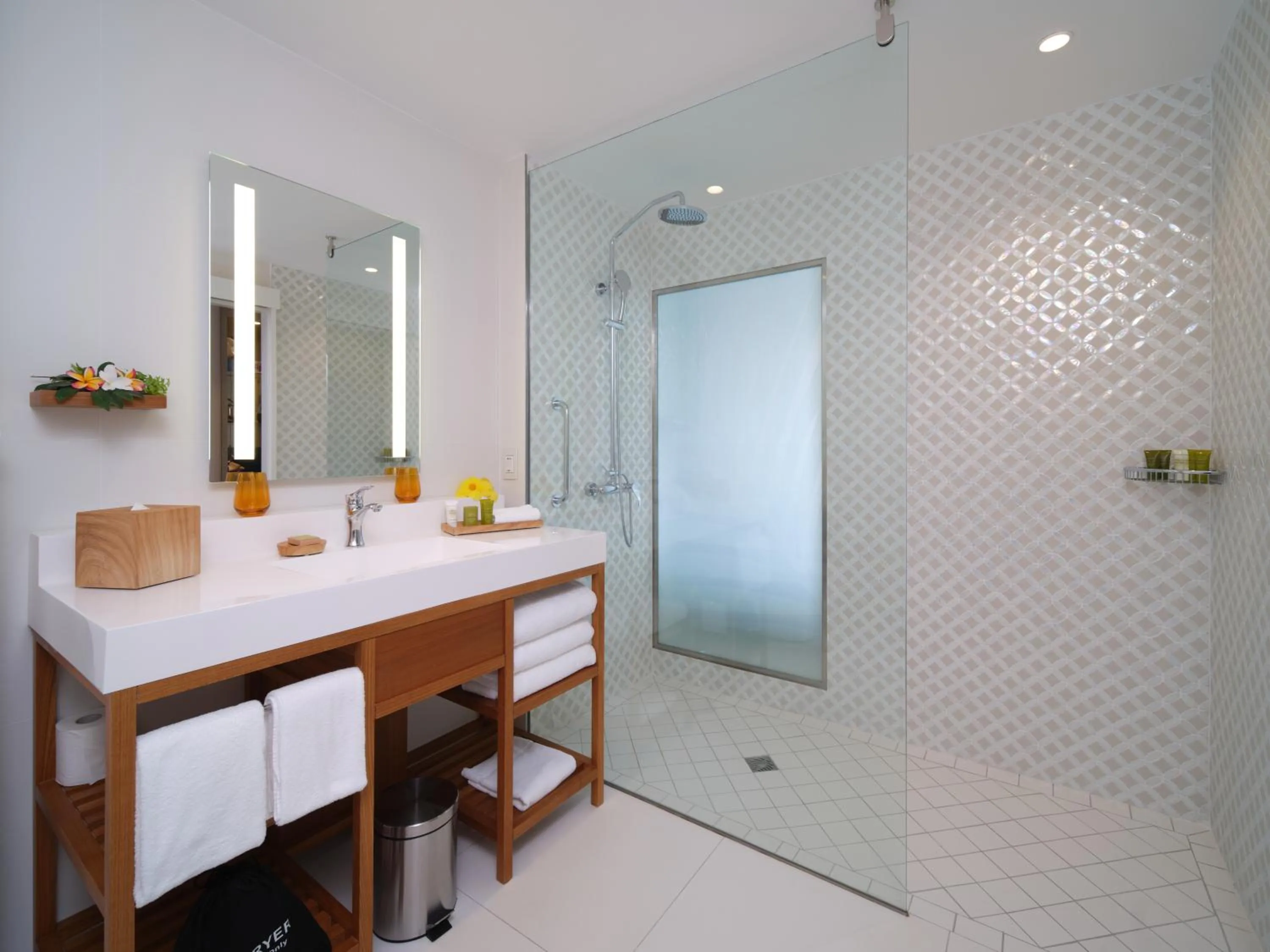 Shower in Hilton Hotel Tahiti