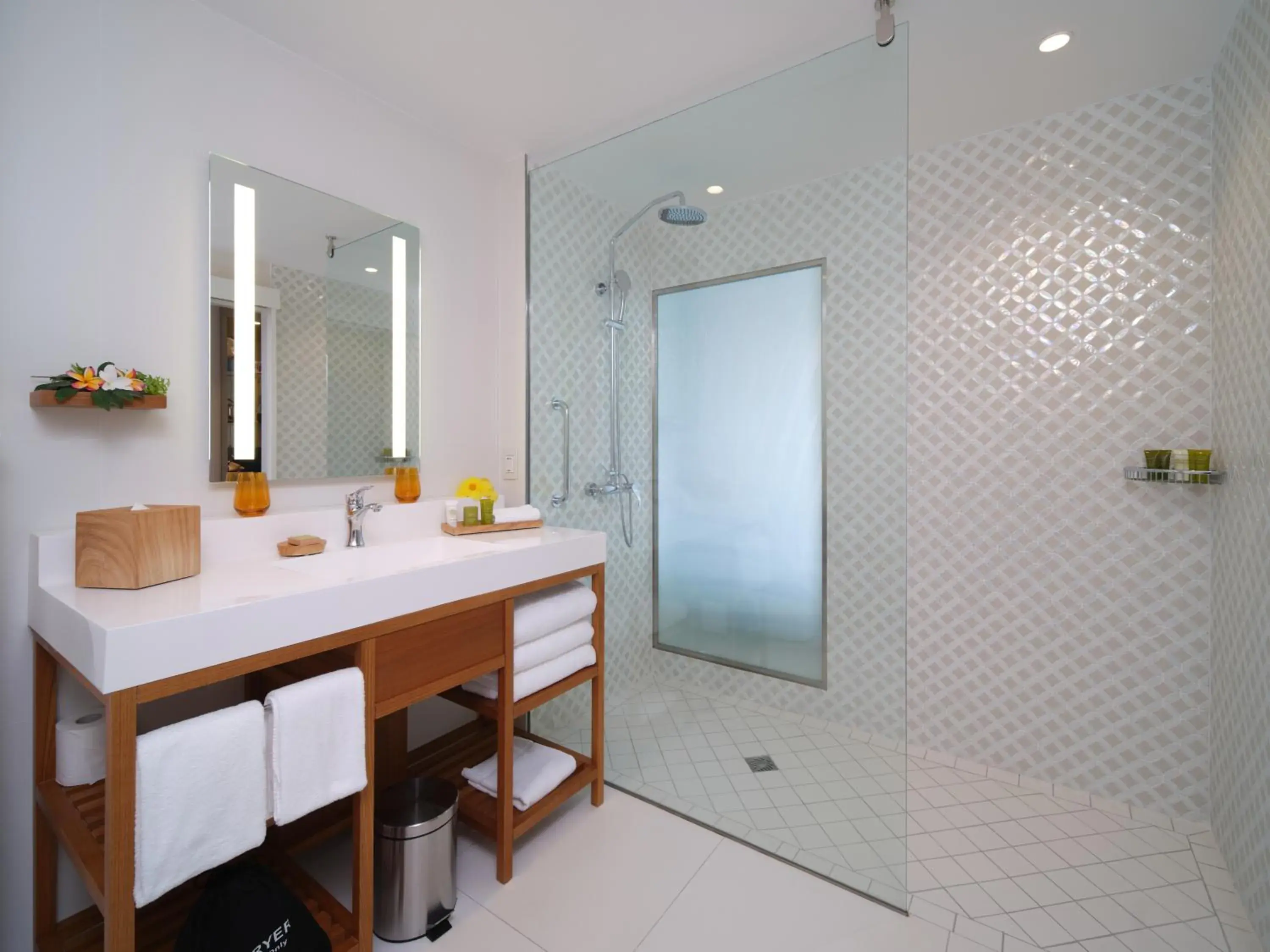 King Room with Grand Balcony in Hilton Hotel Tahiti King Room with Grand Balcony in Hilton Hotel Tahiti