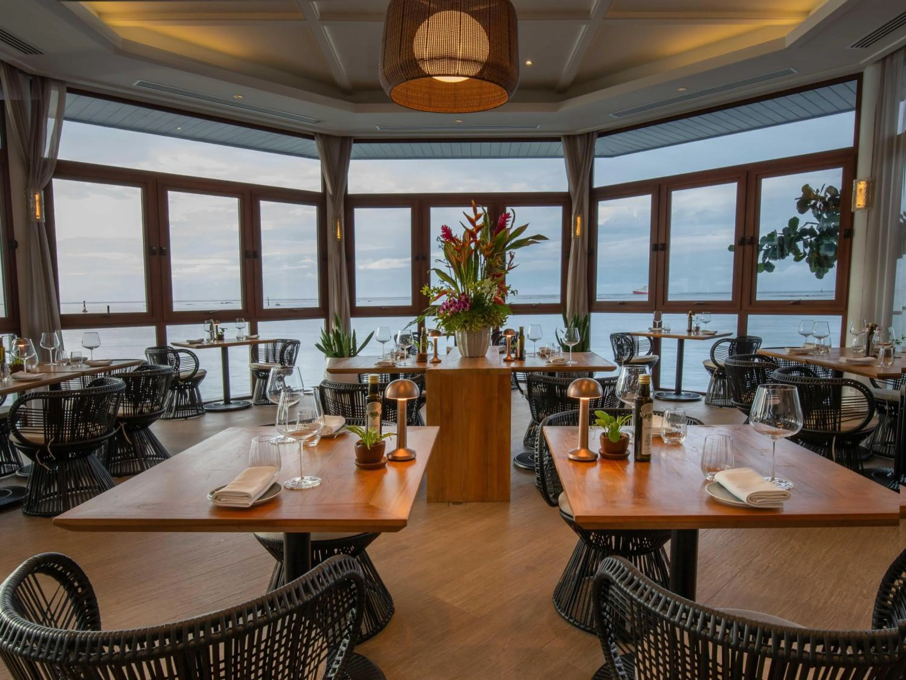 Restaurant/places to eat in Hilton Hotel Tahiti