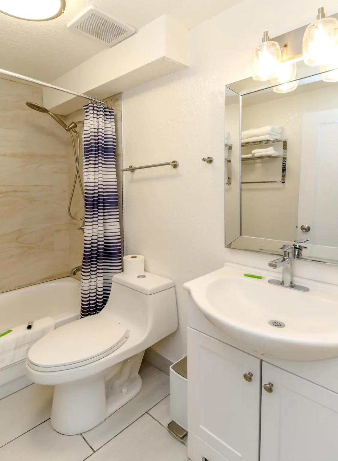 Shower in Belfair Motel