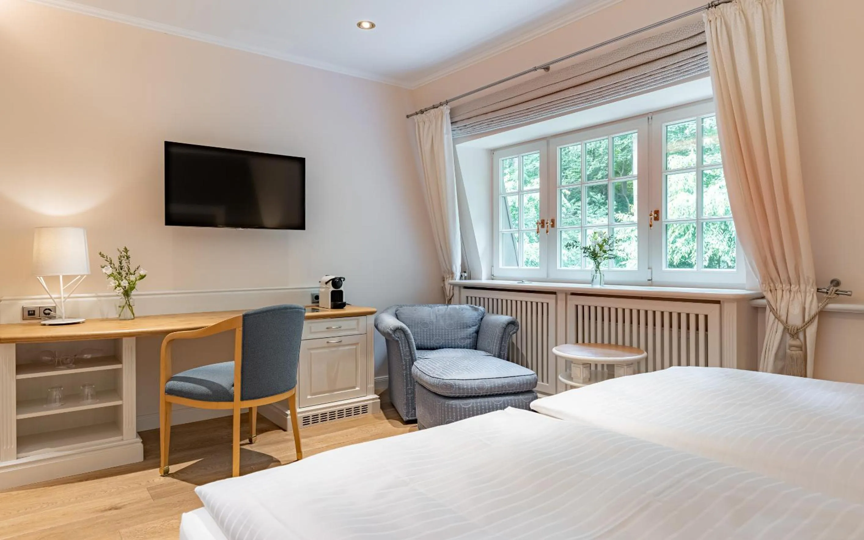 Seating area, Bed in Waldhaus Reinbek