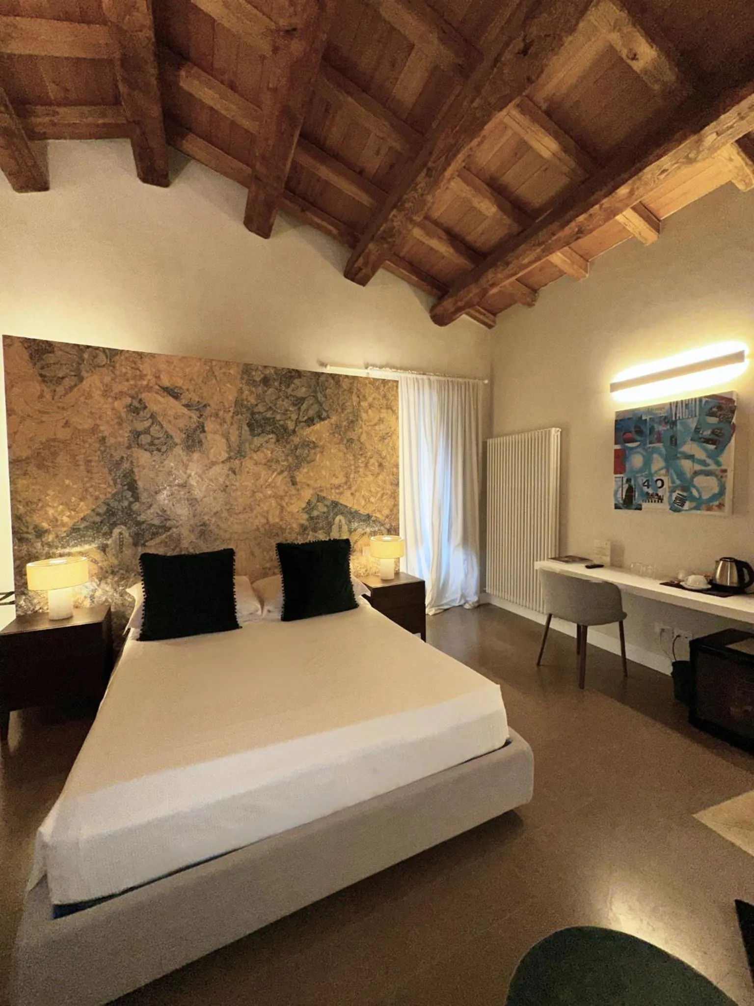 Bed in Ginevra Boutique Rooms - Palazzo Leosini - Residenze D'Epoca