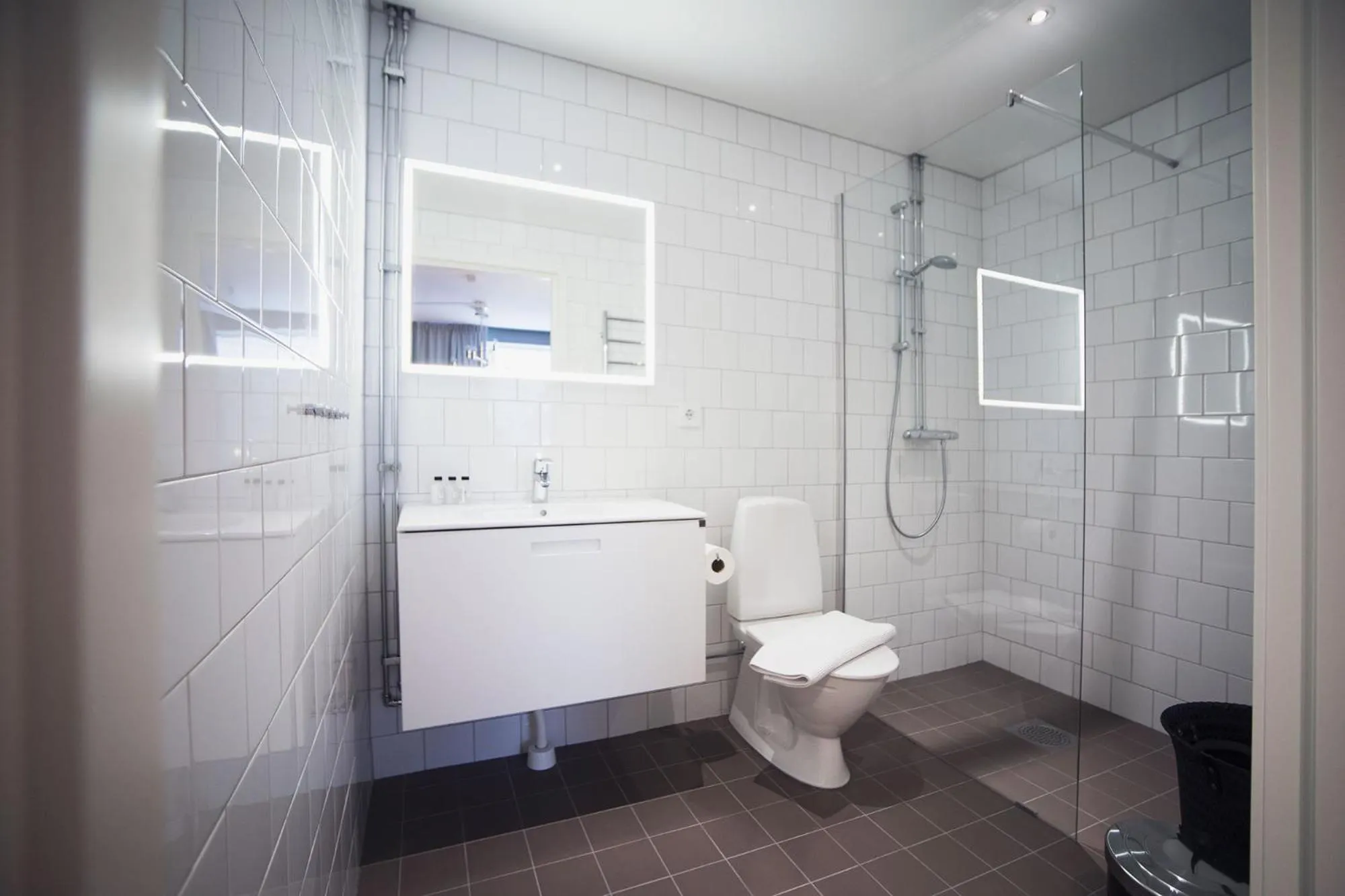 Bathroom in Sky Hotel Apartments, Hospitalstorget