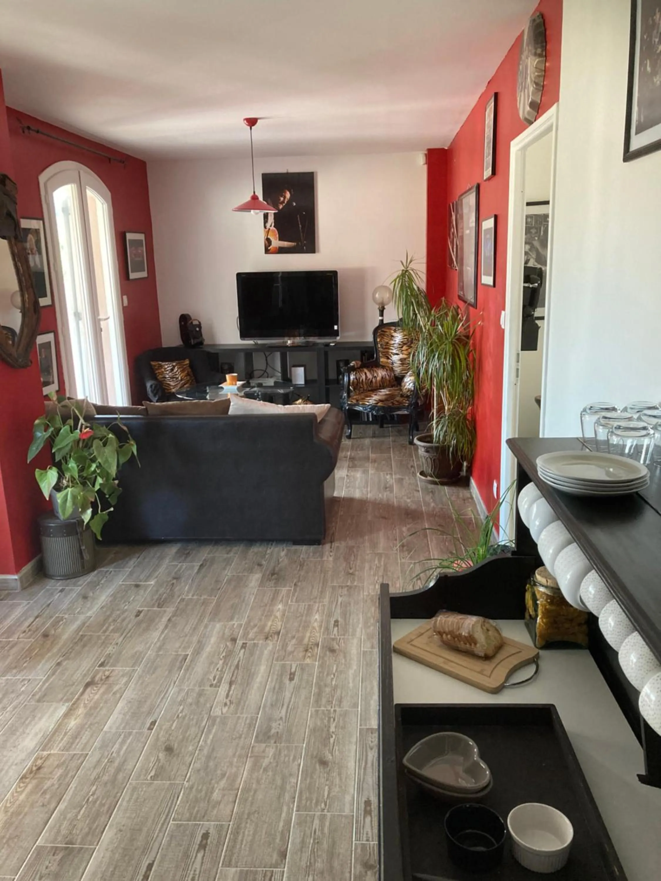 Breakfast, TV/Entertainment Center in La Calanq'Aise