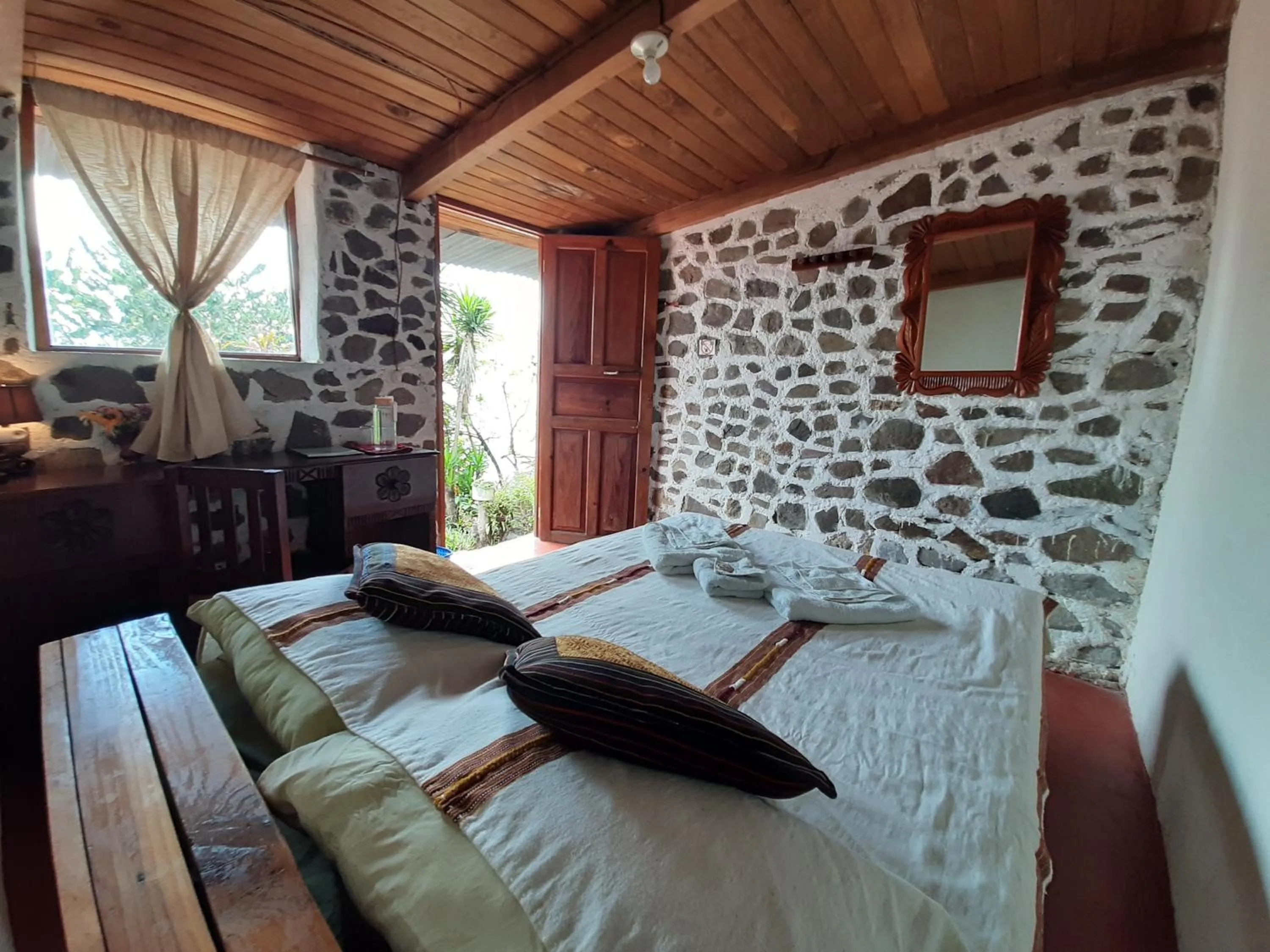 Bathroom, Bed in Hotel & Restaurante Arca de Noé