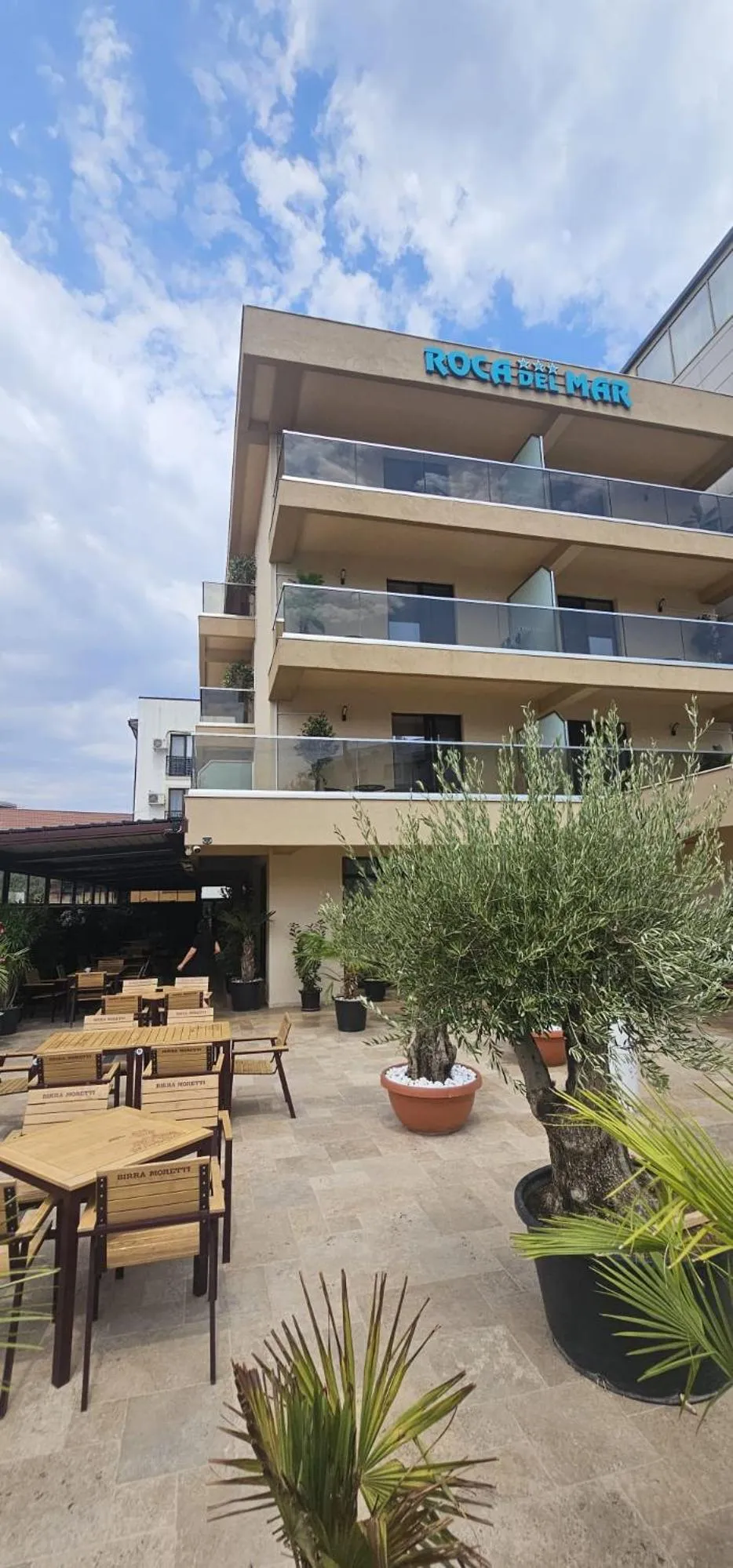 Property building in Roca Del Mar