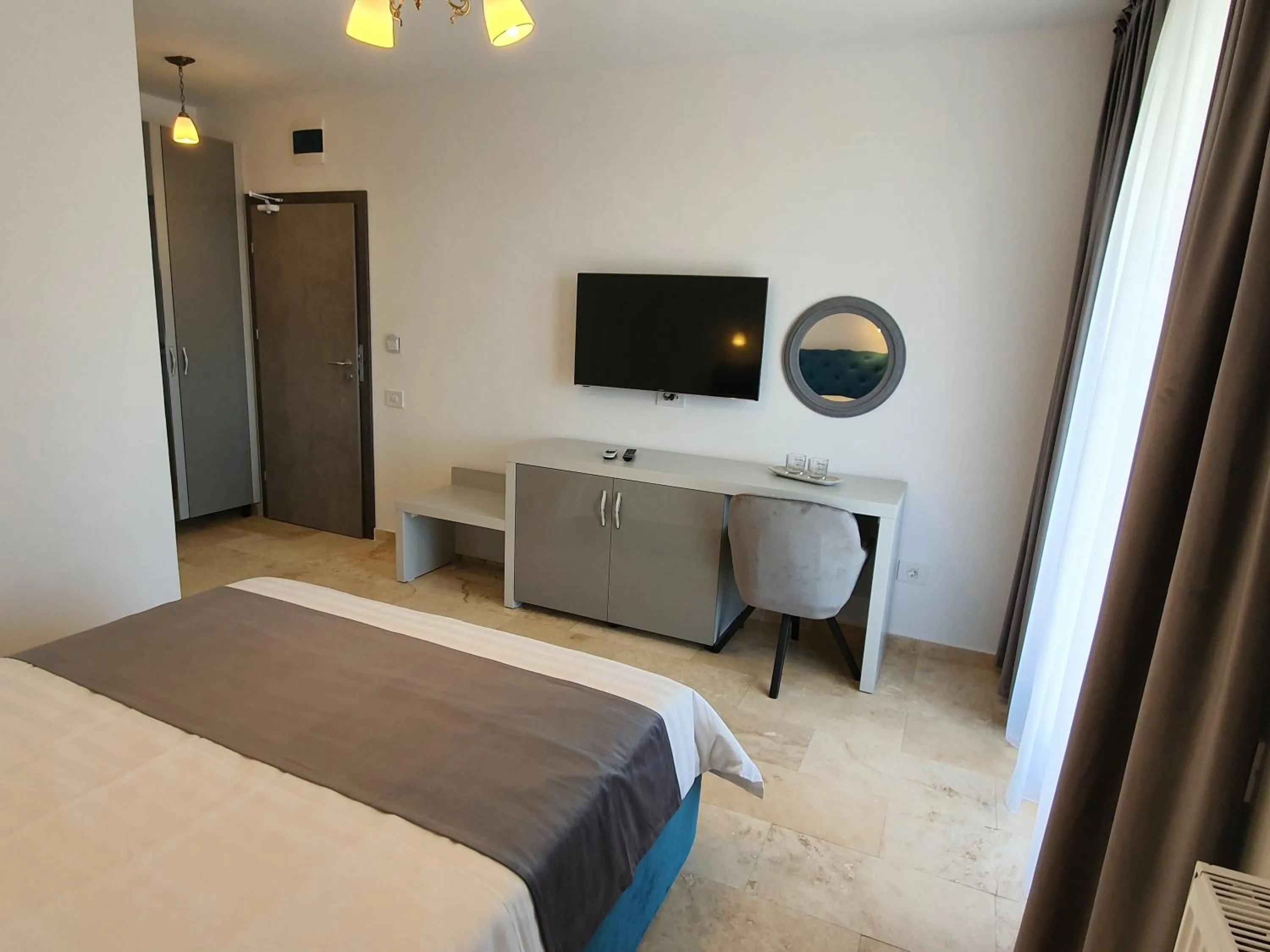 Toilet, Bed in Roca Del Mar