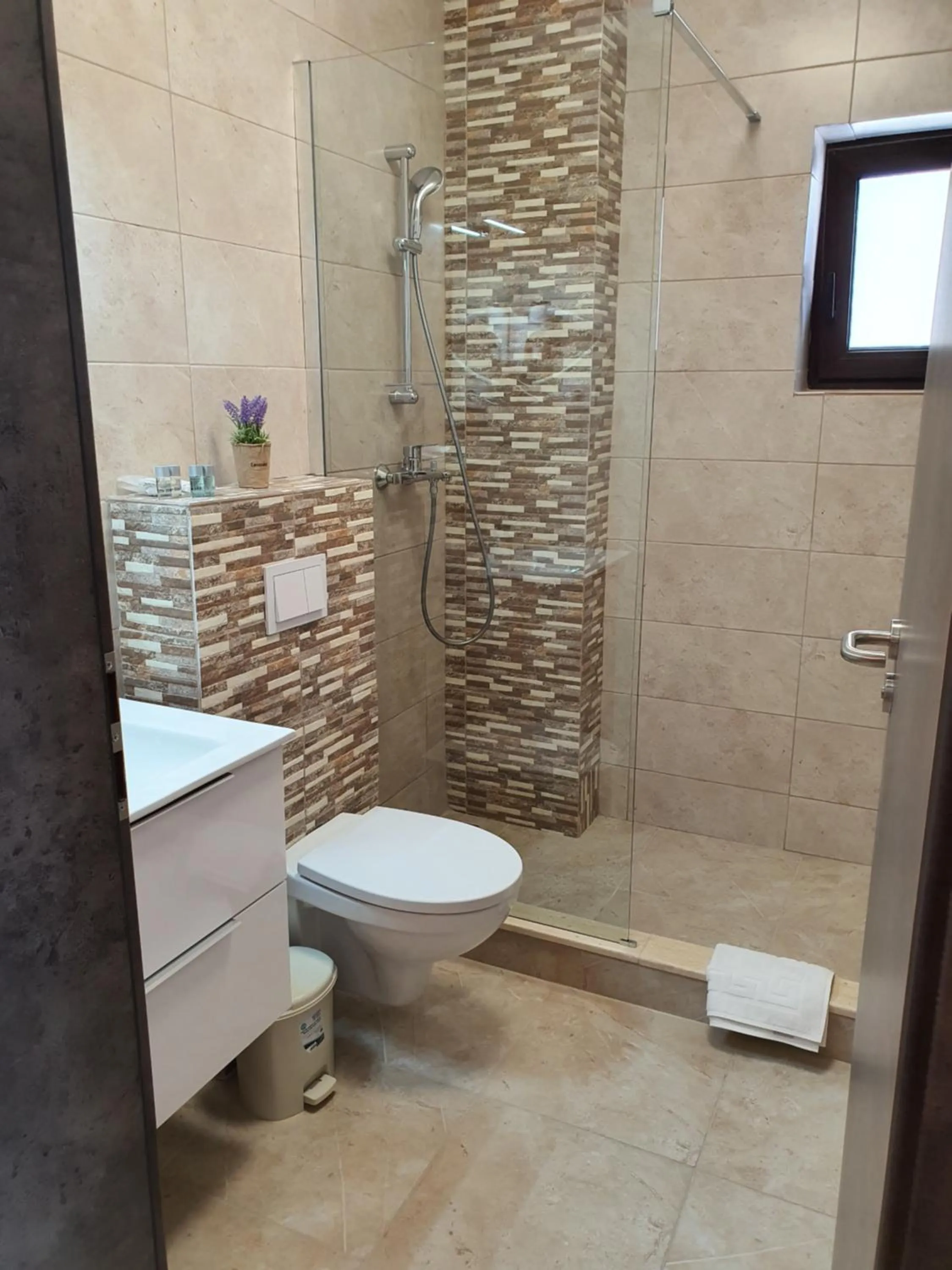 Bathroom in Roca Del Mar