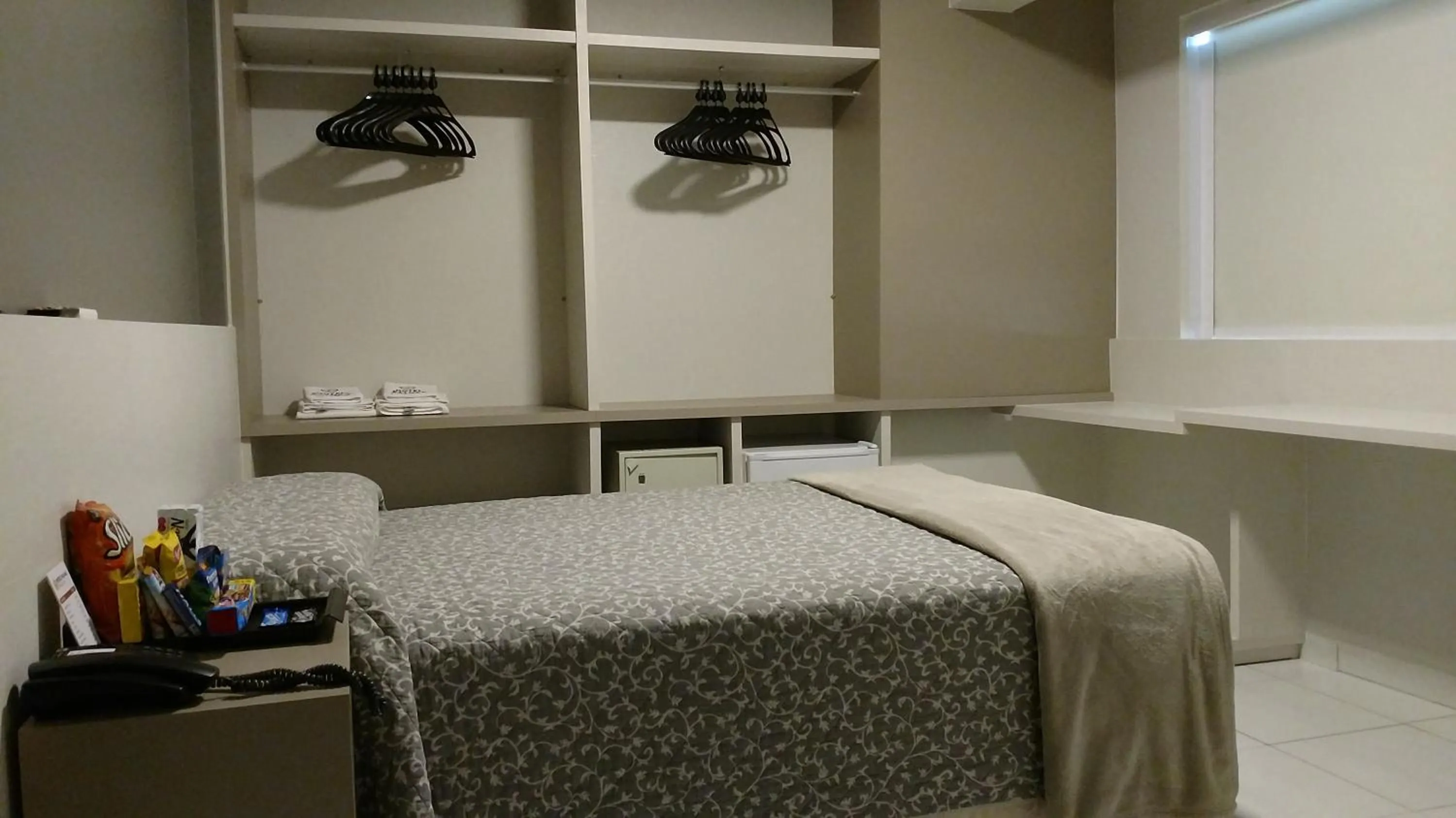 Photo of the whole room, Bed in Hotel Palmas Executivo