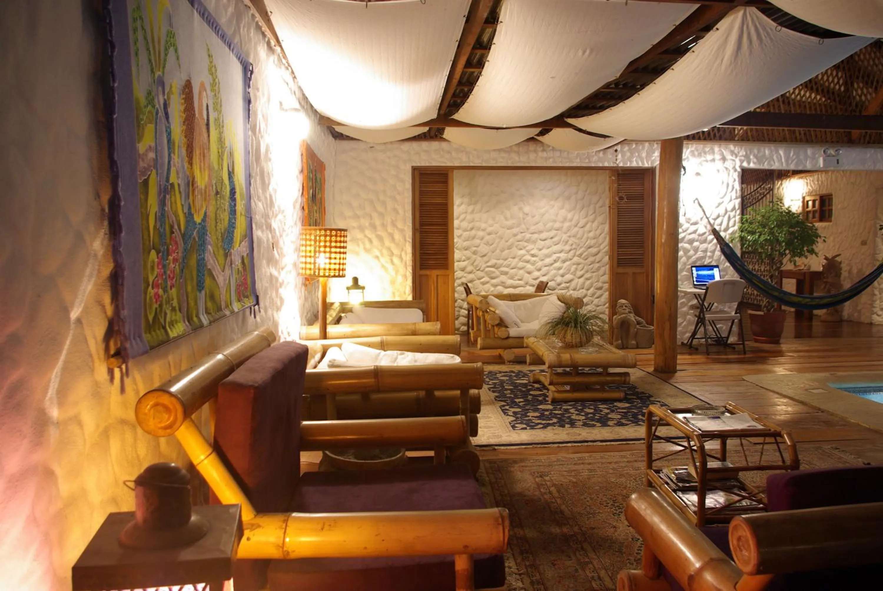 Photo of the whole room in Hotel Bugabutik