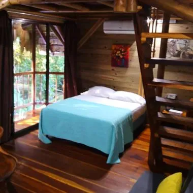 Bed in Hotel Bugabutik