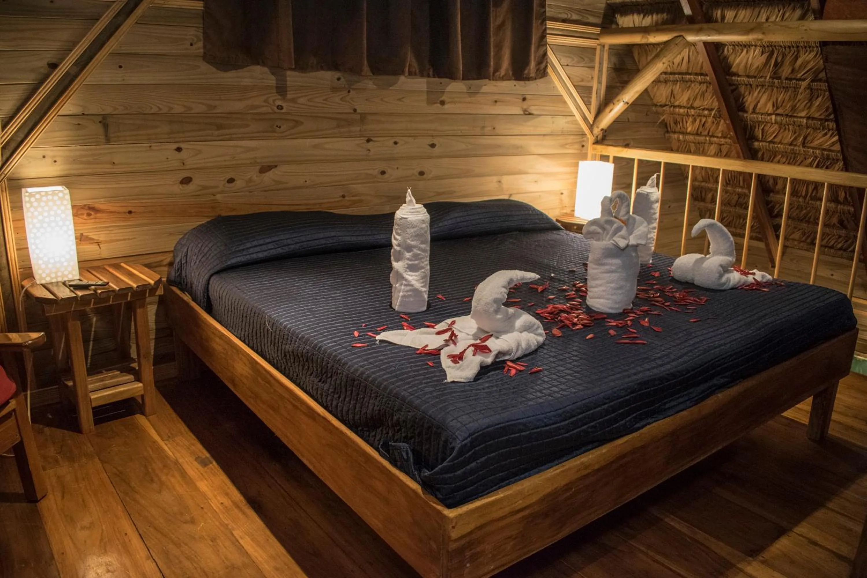 Bedroom, Bed in Hotel Bugabutik